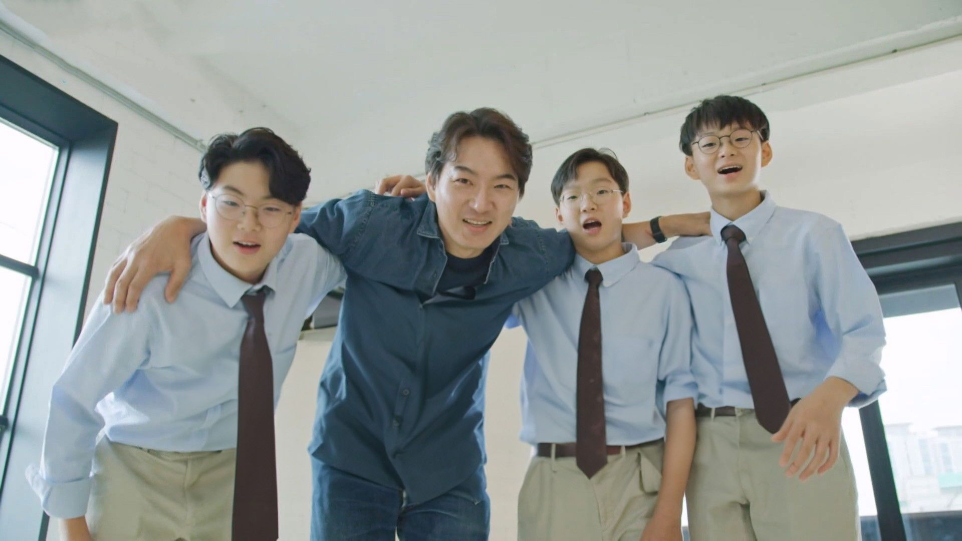 You Quiz on the Block background