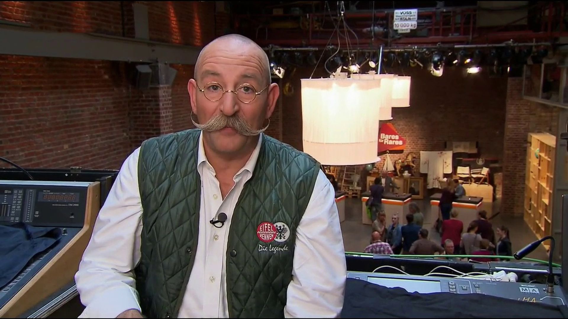 Bares für Rares background