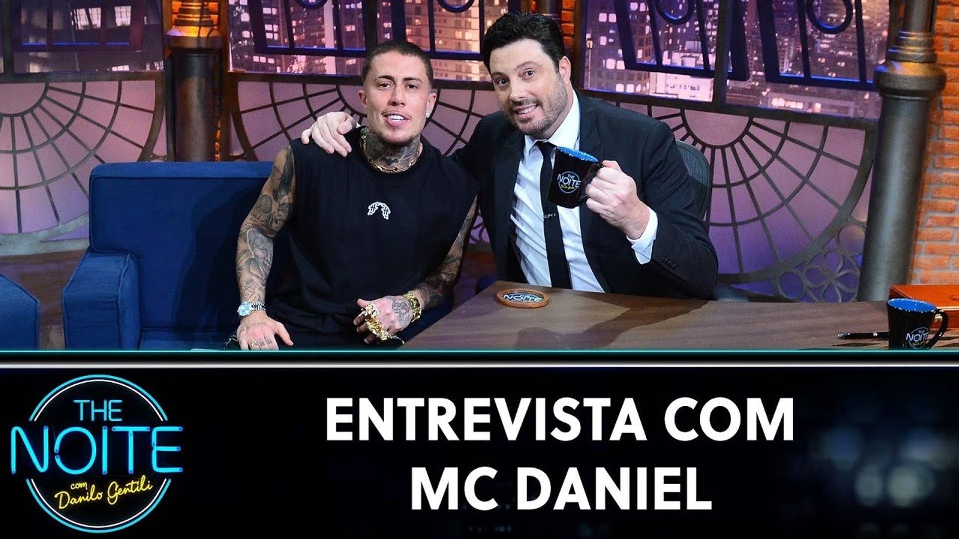 The Noite com Danilo Gentili background
