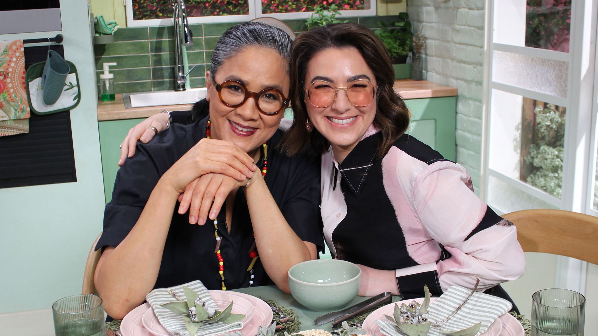 A Bite to Eat with Alice background