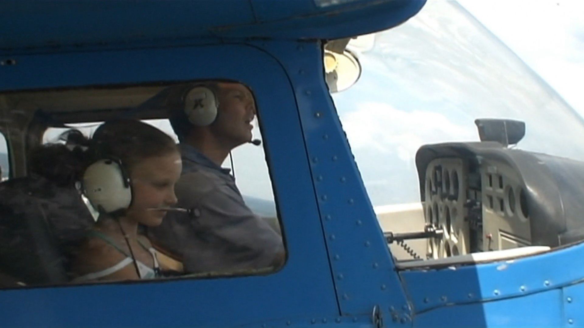 Die Sendung mit dem Elefanten background