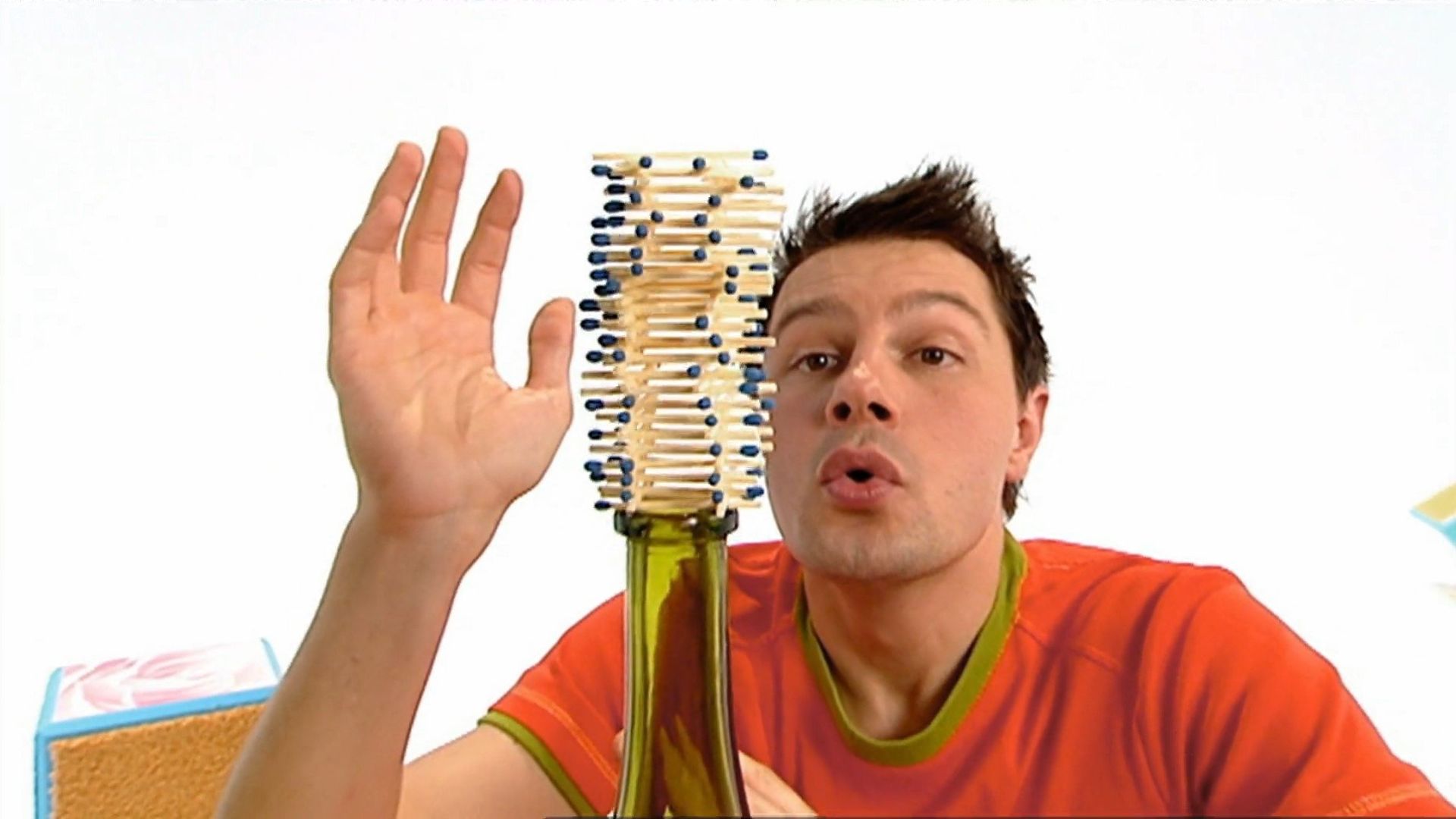 Die Sendung mit dem Elefanten background