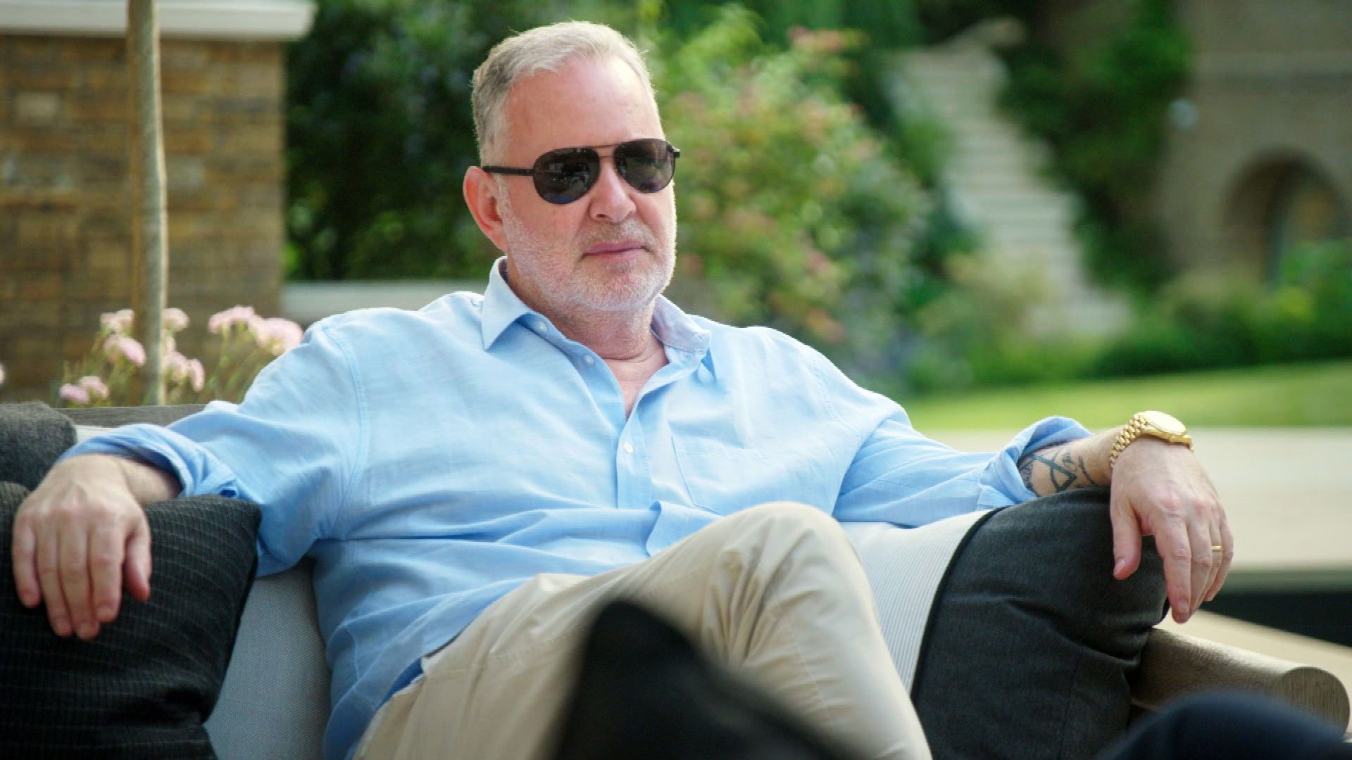 Selling Super Houses background