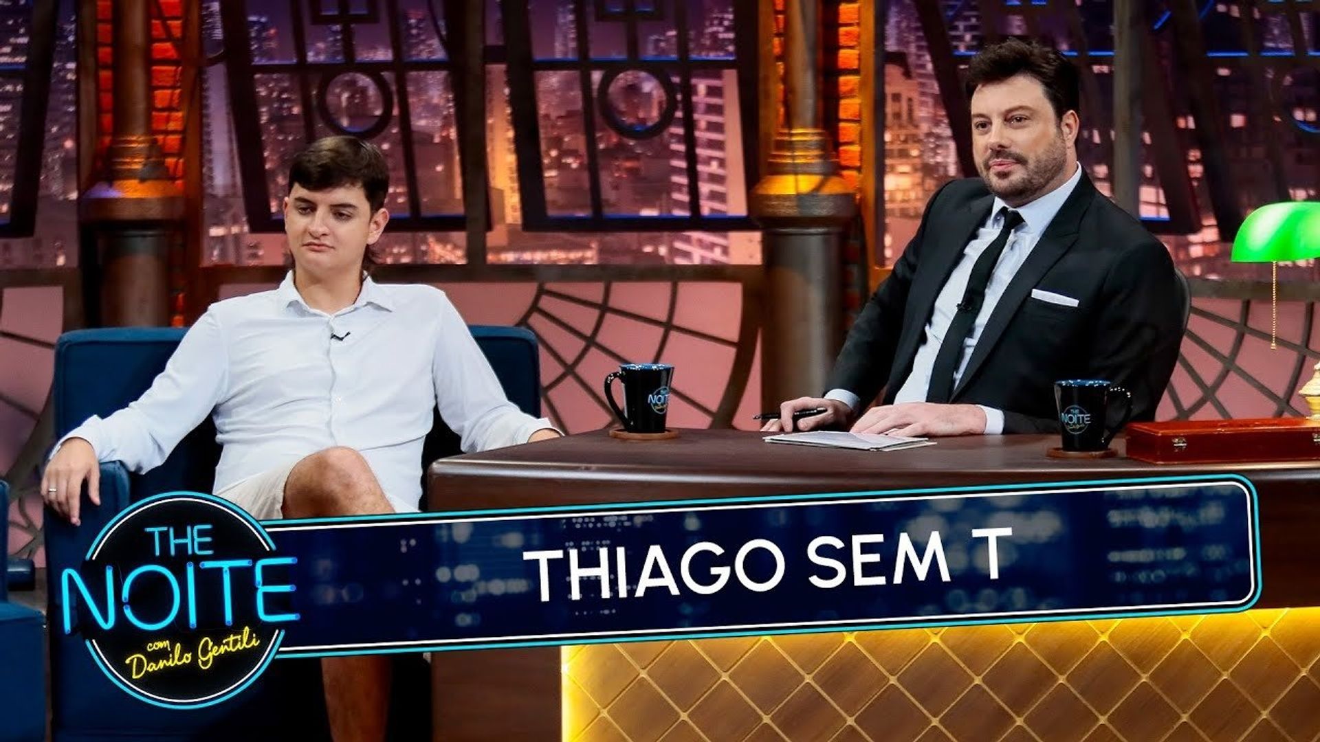 The Noite com Danilo Gentili background