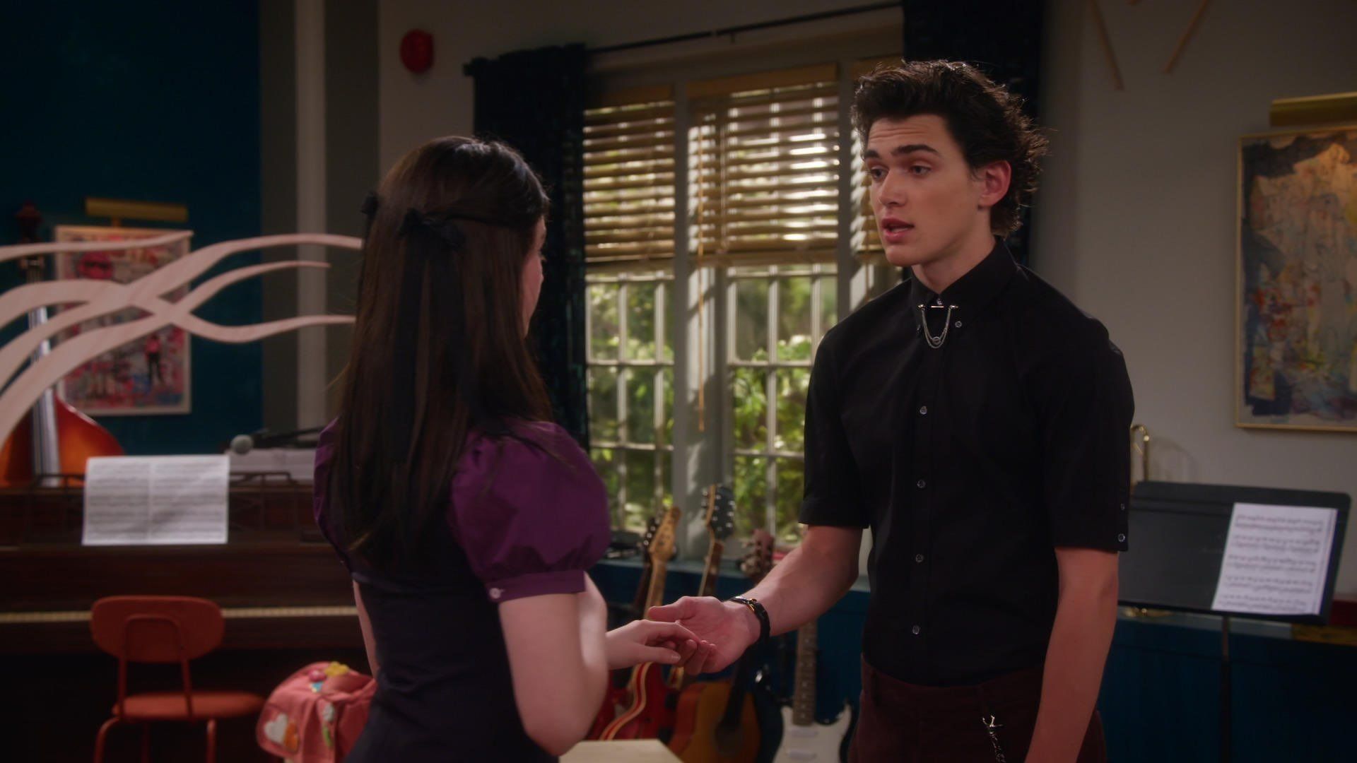 Vampirina: Teenage Vampire background