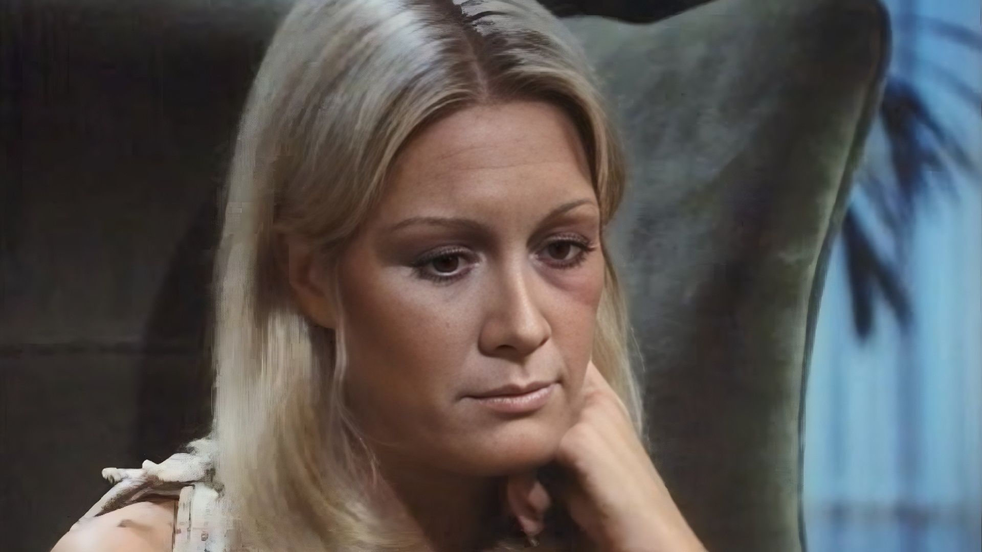 Knots Landing background