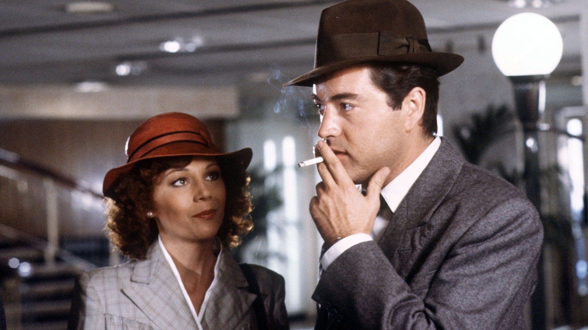 Philip Marlowe, Private Eye background