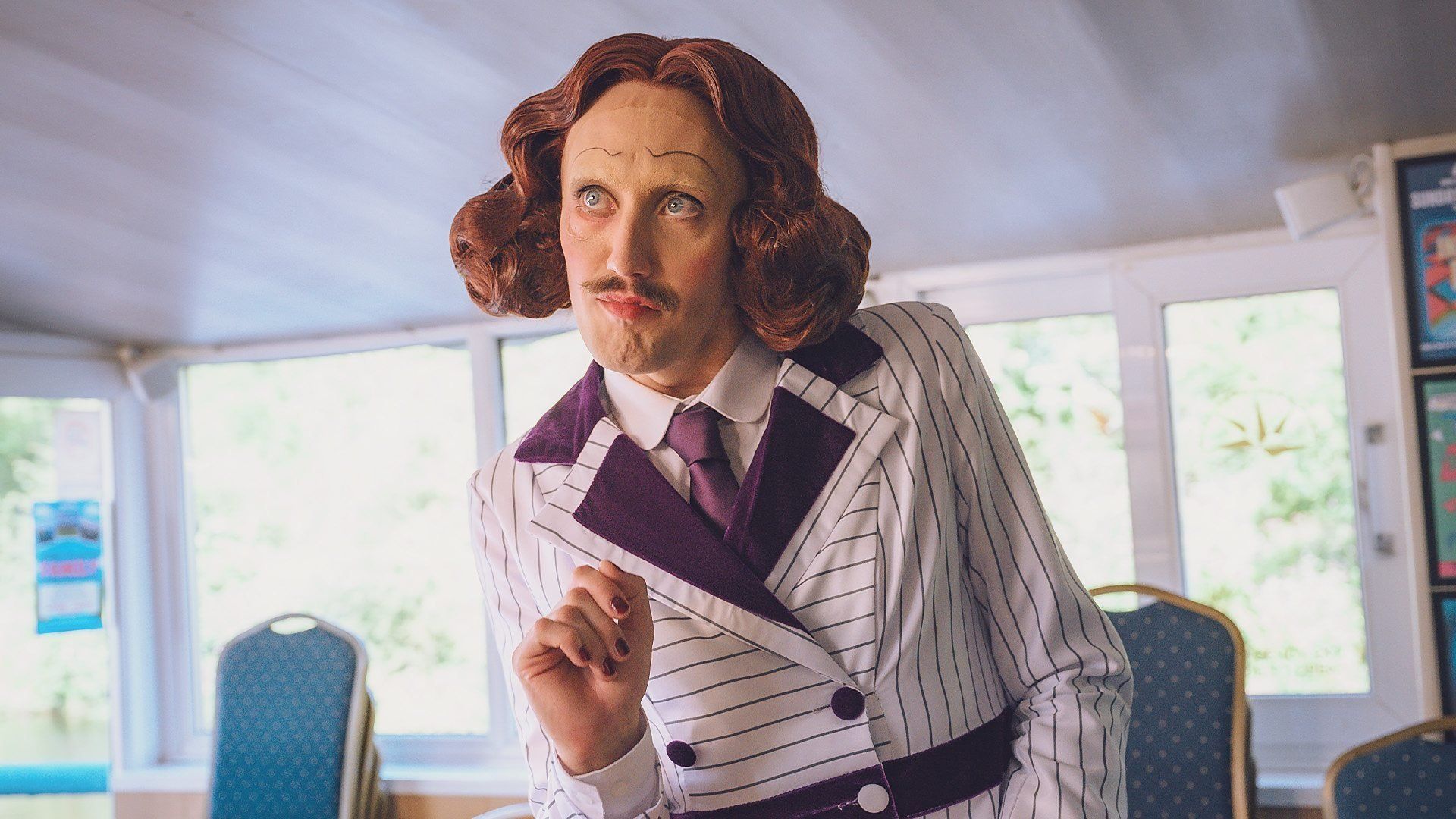 Smoggie Queens background