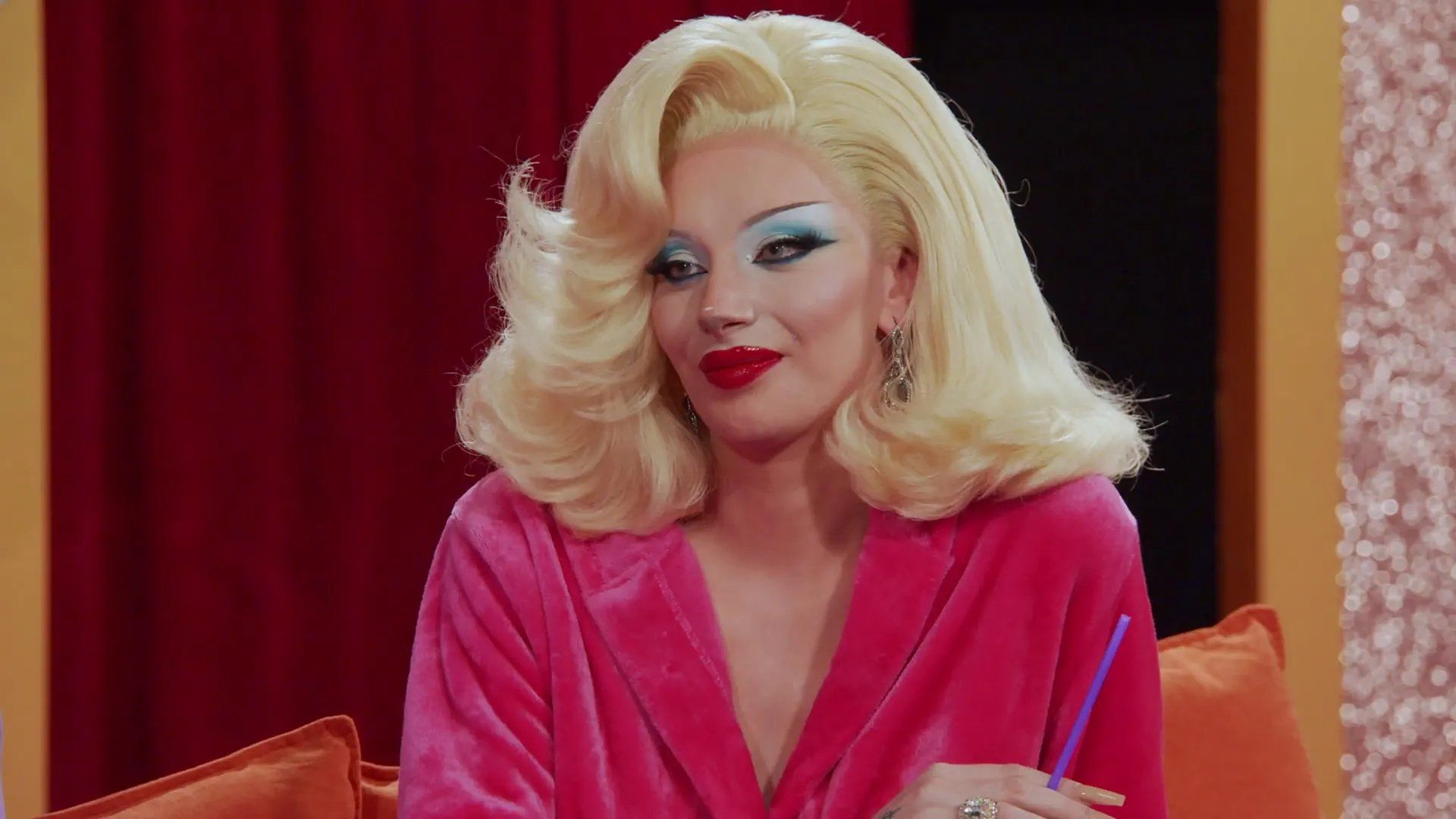 RuPaul's Drag Race All Stars: Untucked! background