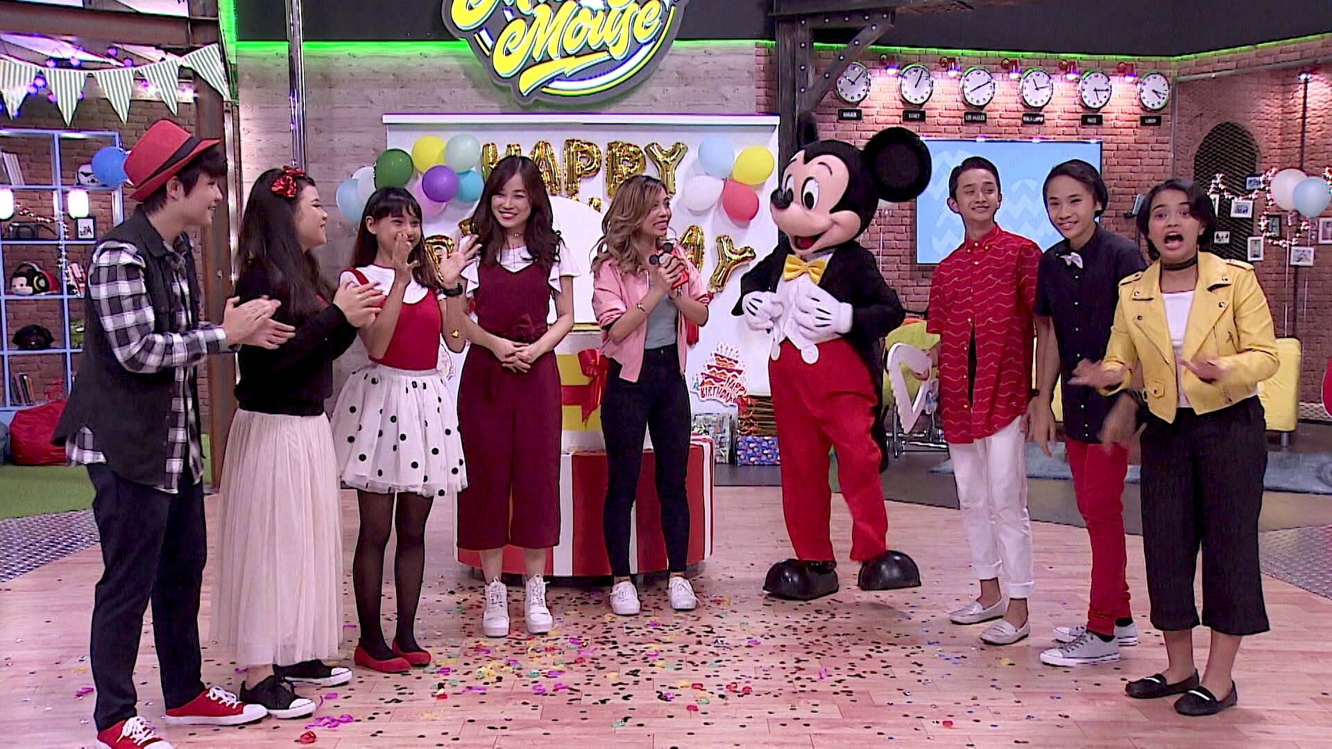 Club Mickey Mouse background