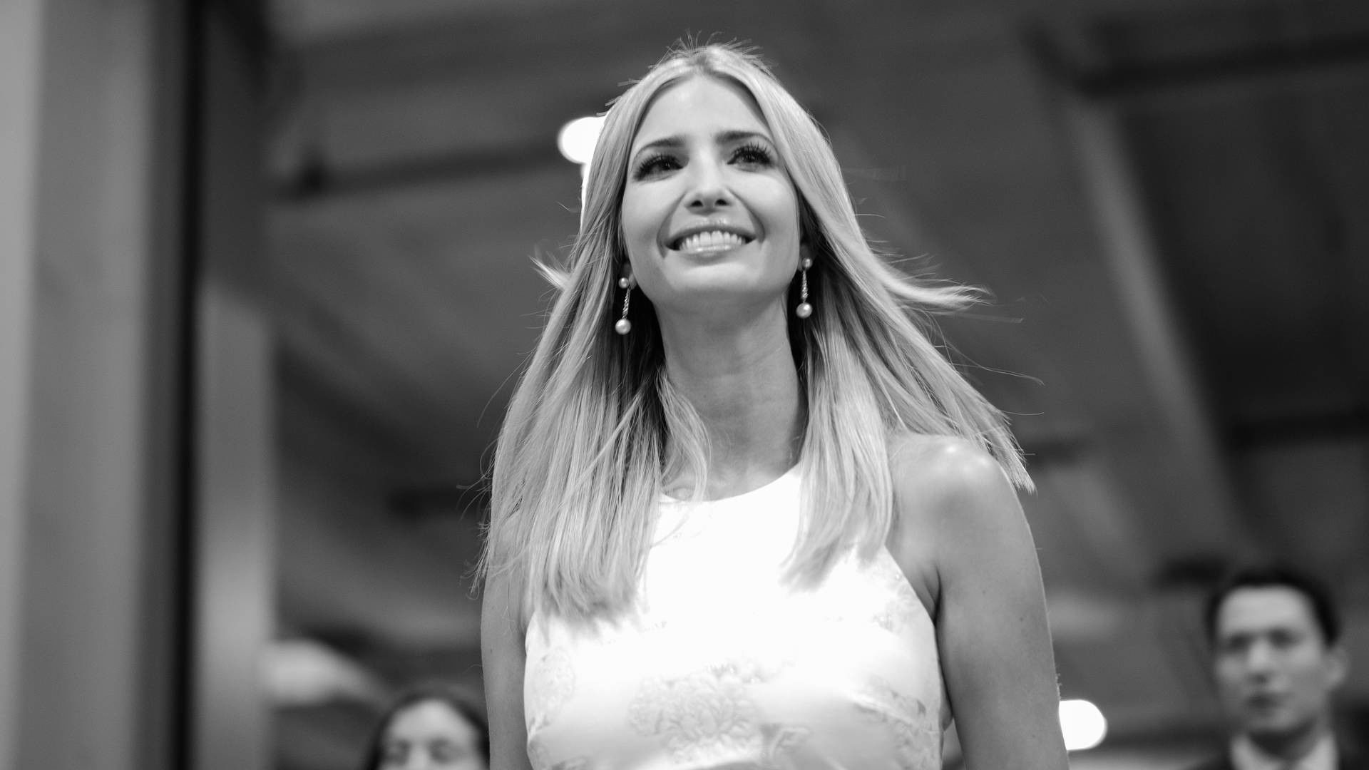 The Circus: Inside the Greatest Political Show on Earth background