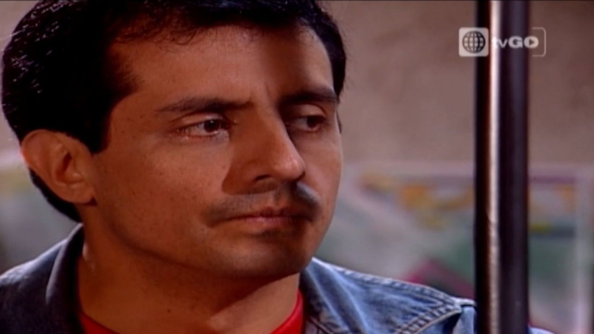Al fondo hay sitio background