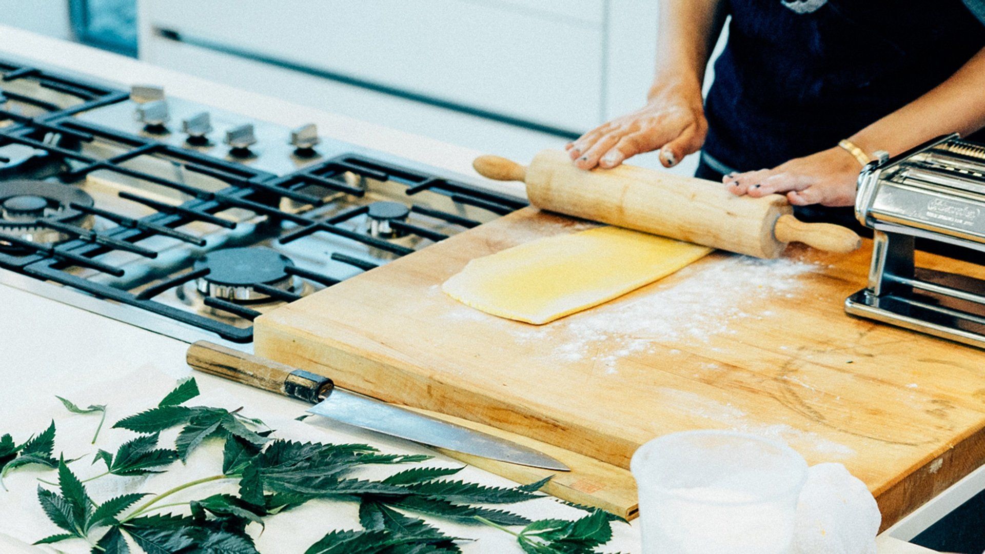 Bong Appétit background