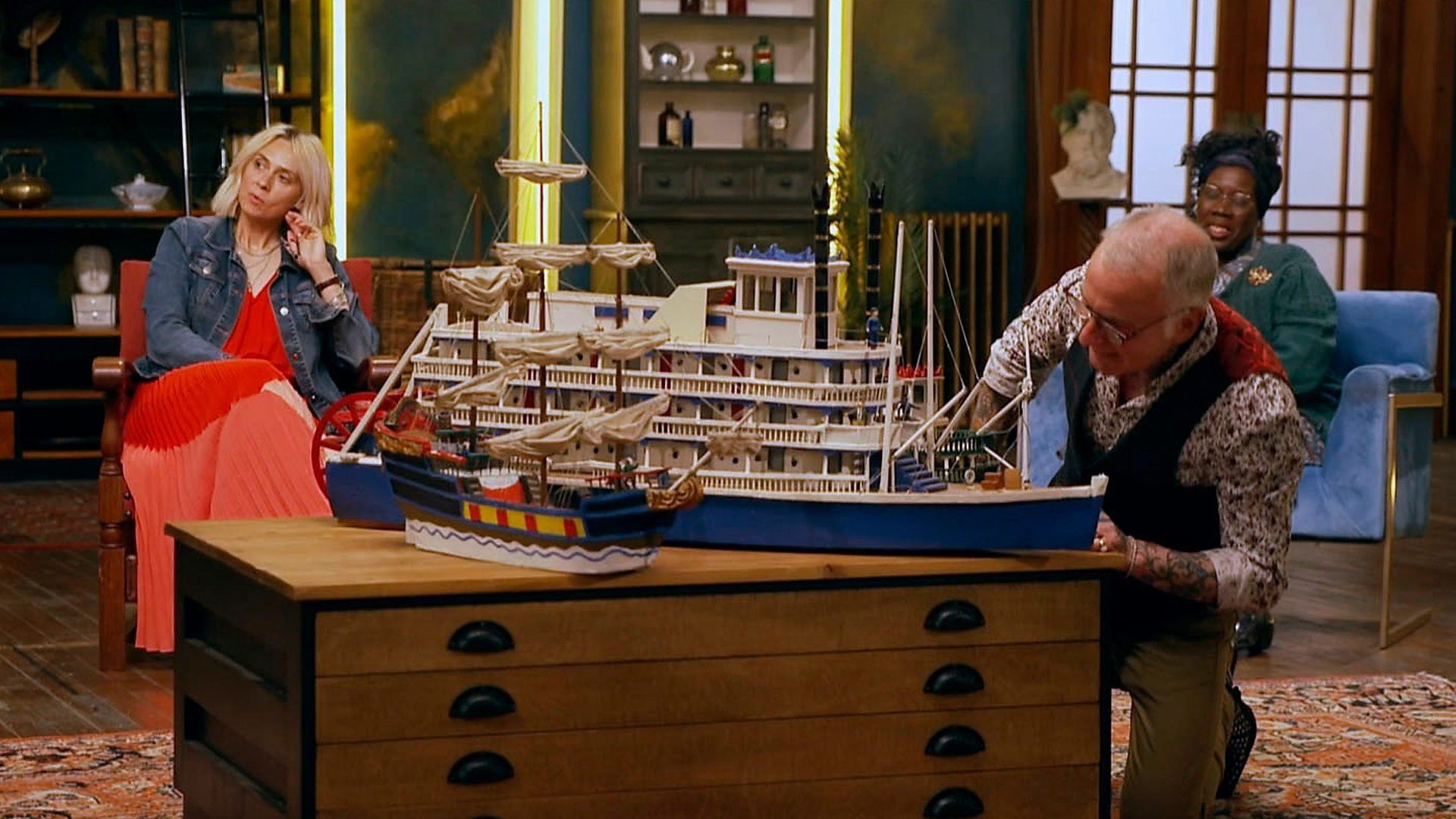 The Bidding Room background