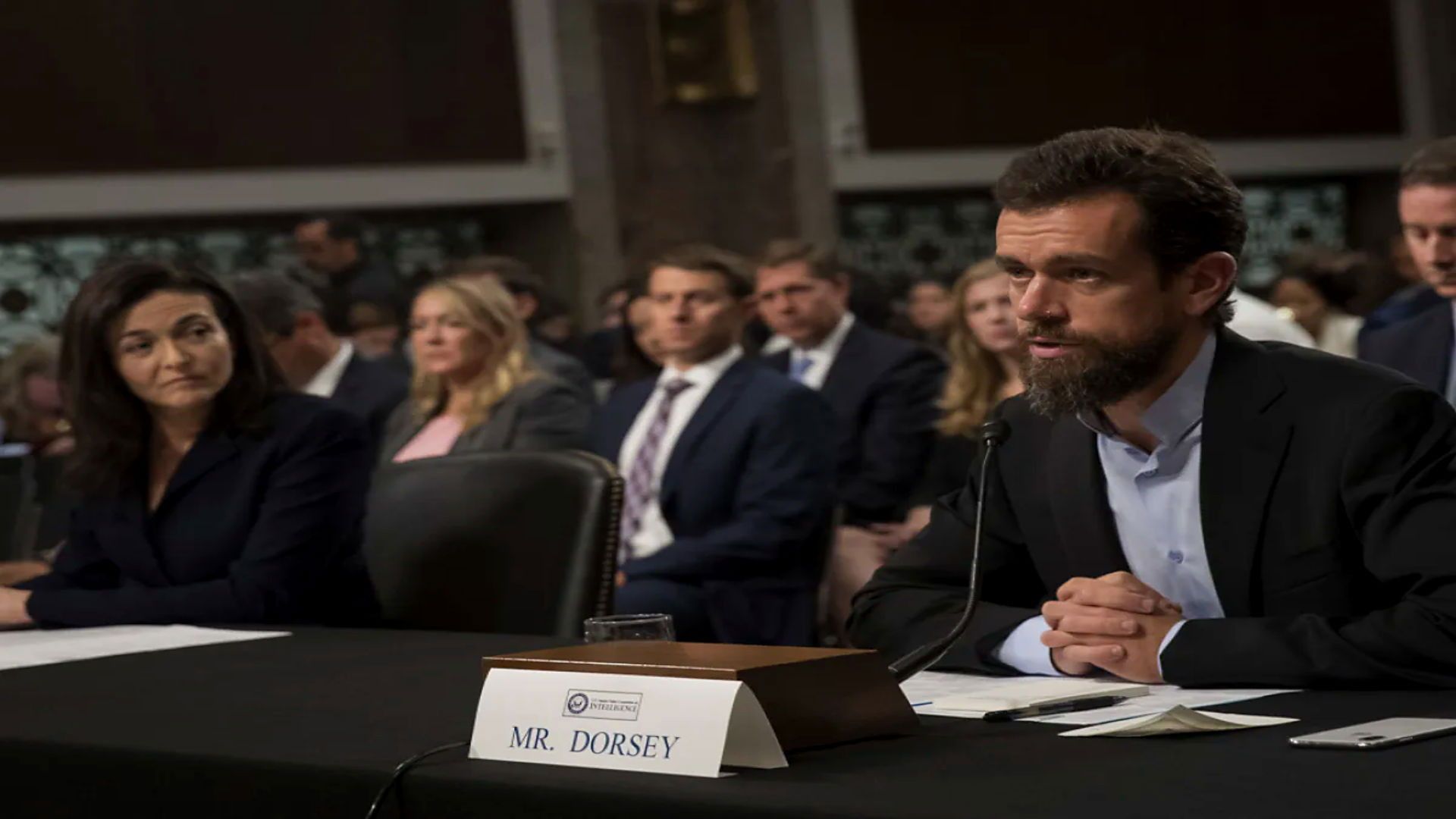 Twitter: Breaking the Bird background