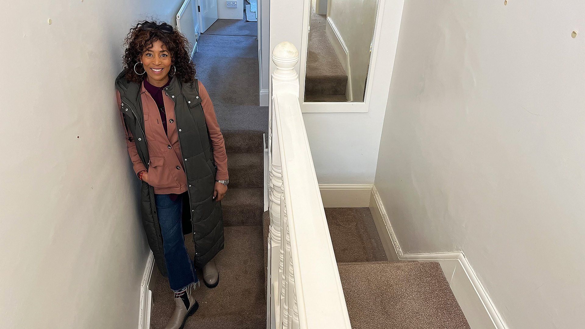 Homes Under the Hammer background