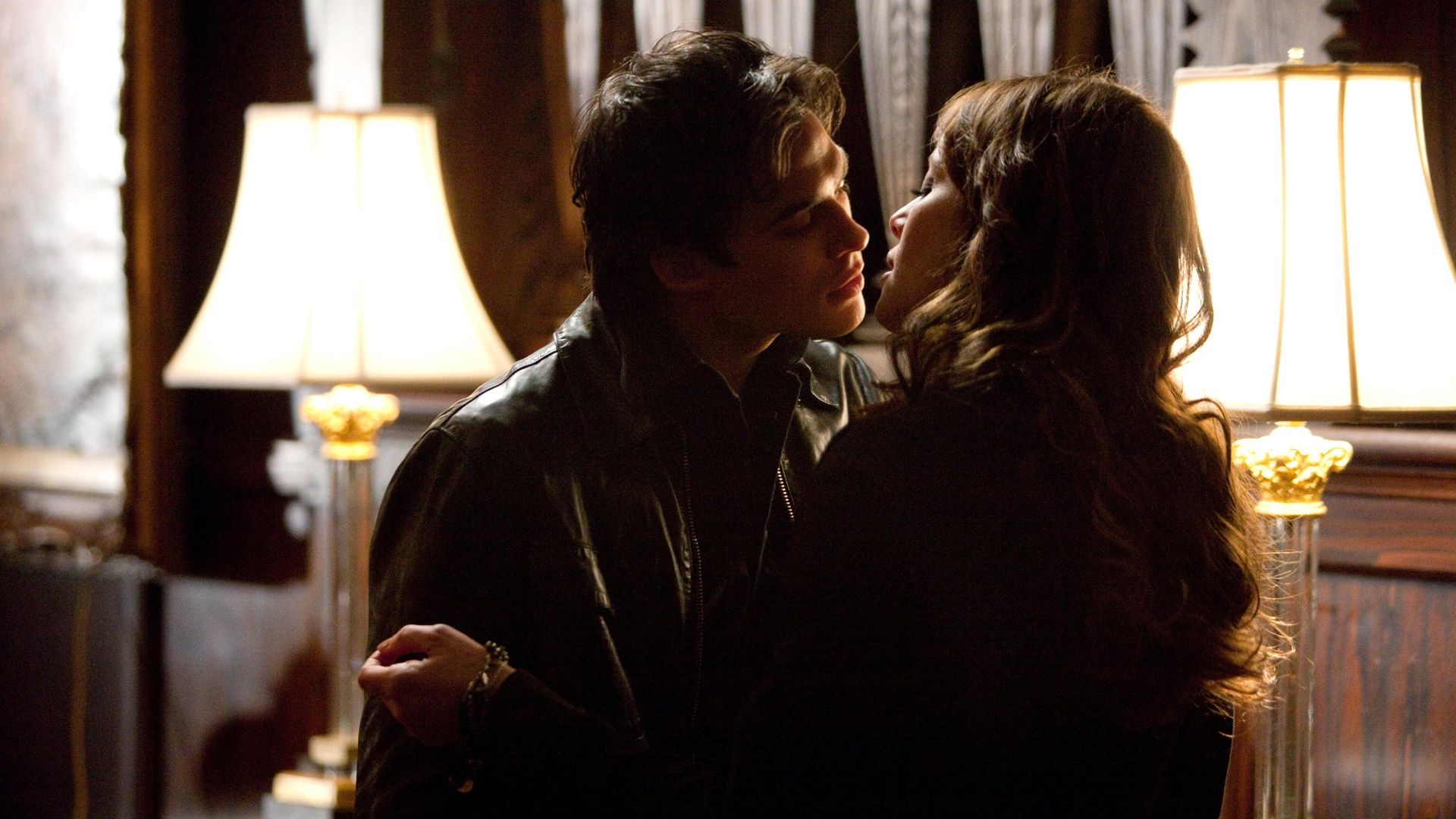 The Vampire Diaries background