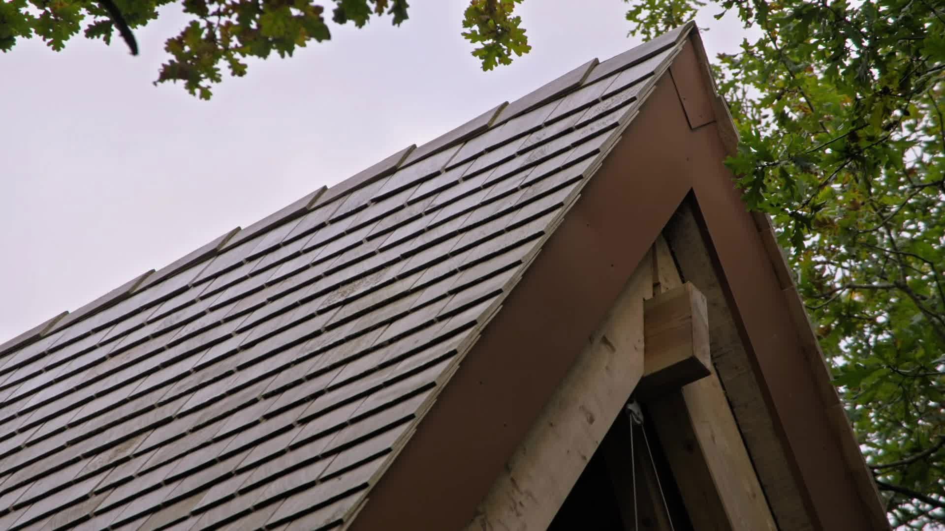 Extraordinary Escapes background