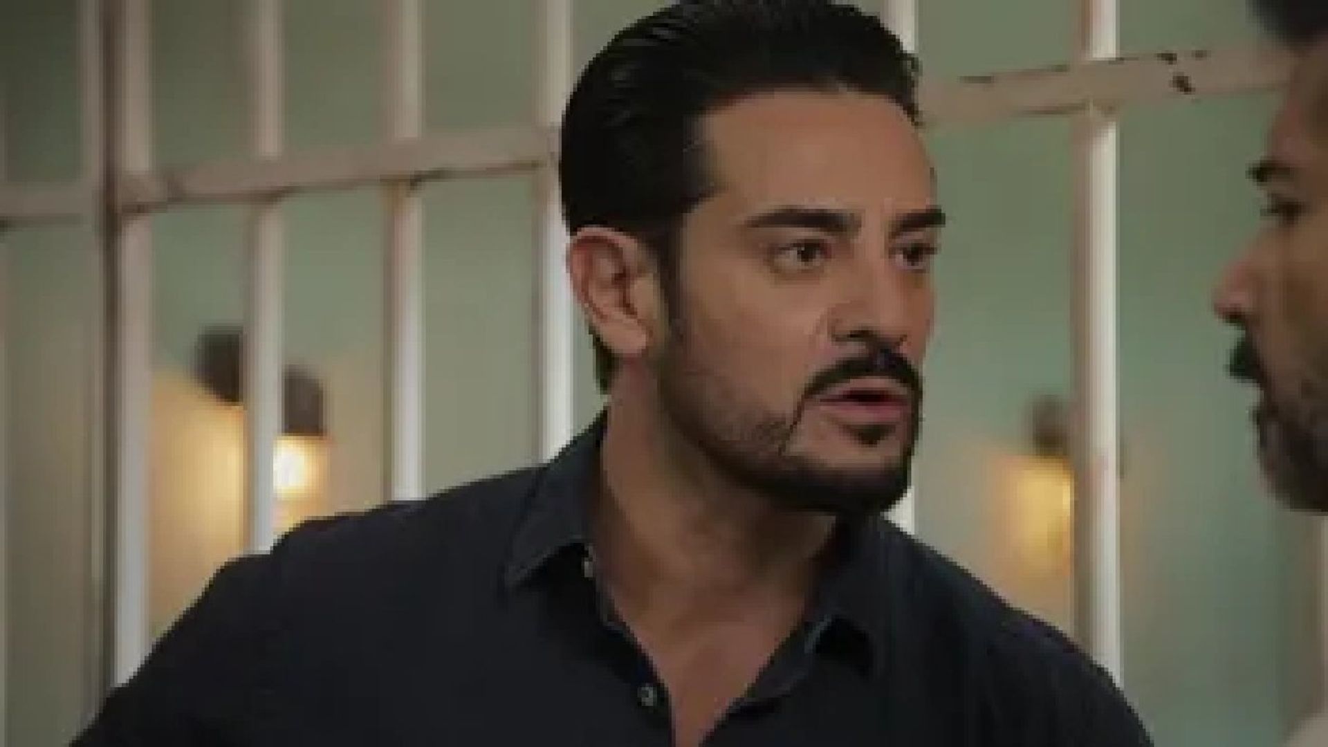 Amor Amargo background