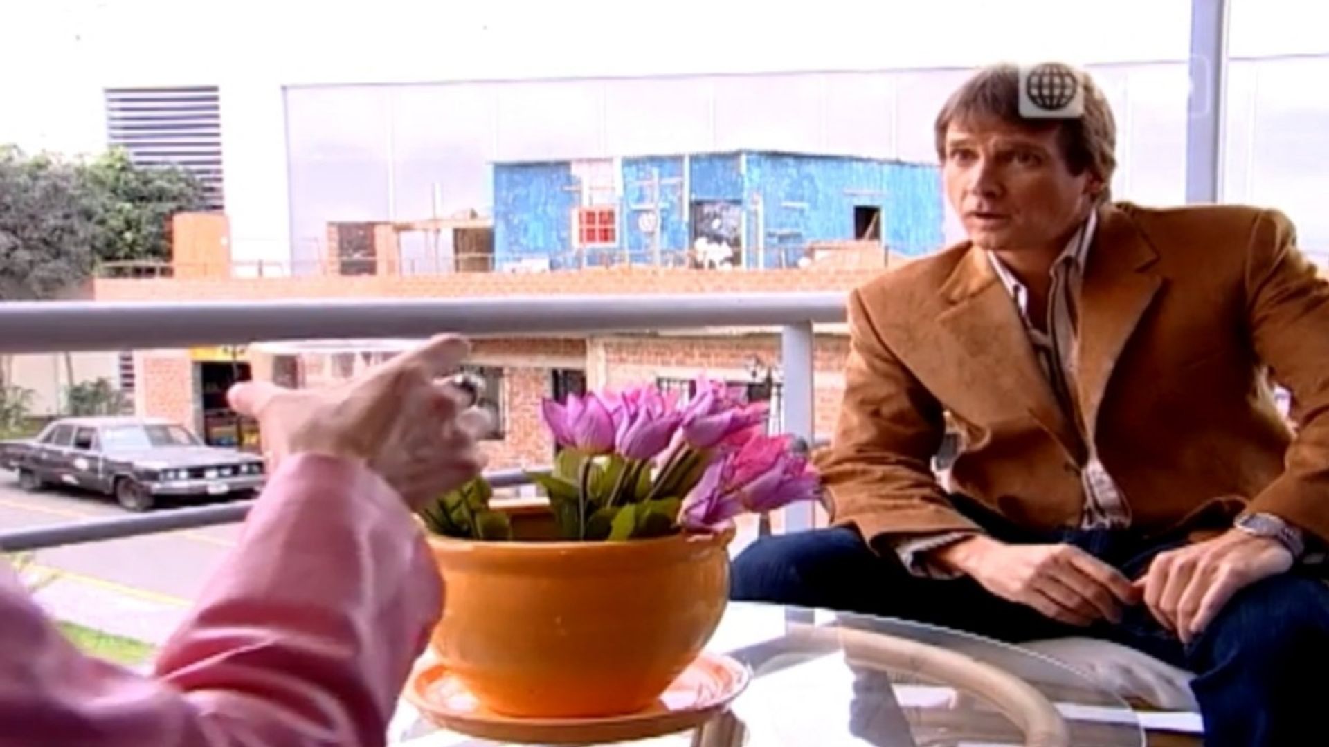 Al fondo hay sitio background