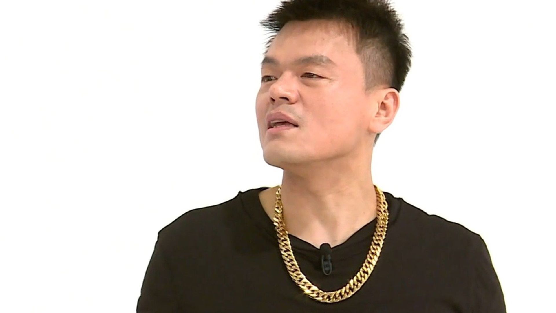 Weekly Idol background