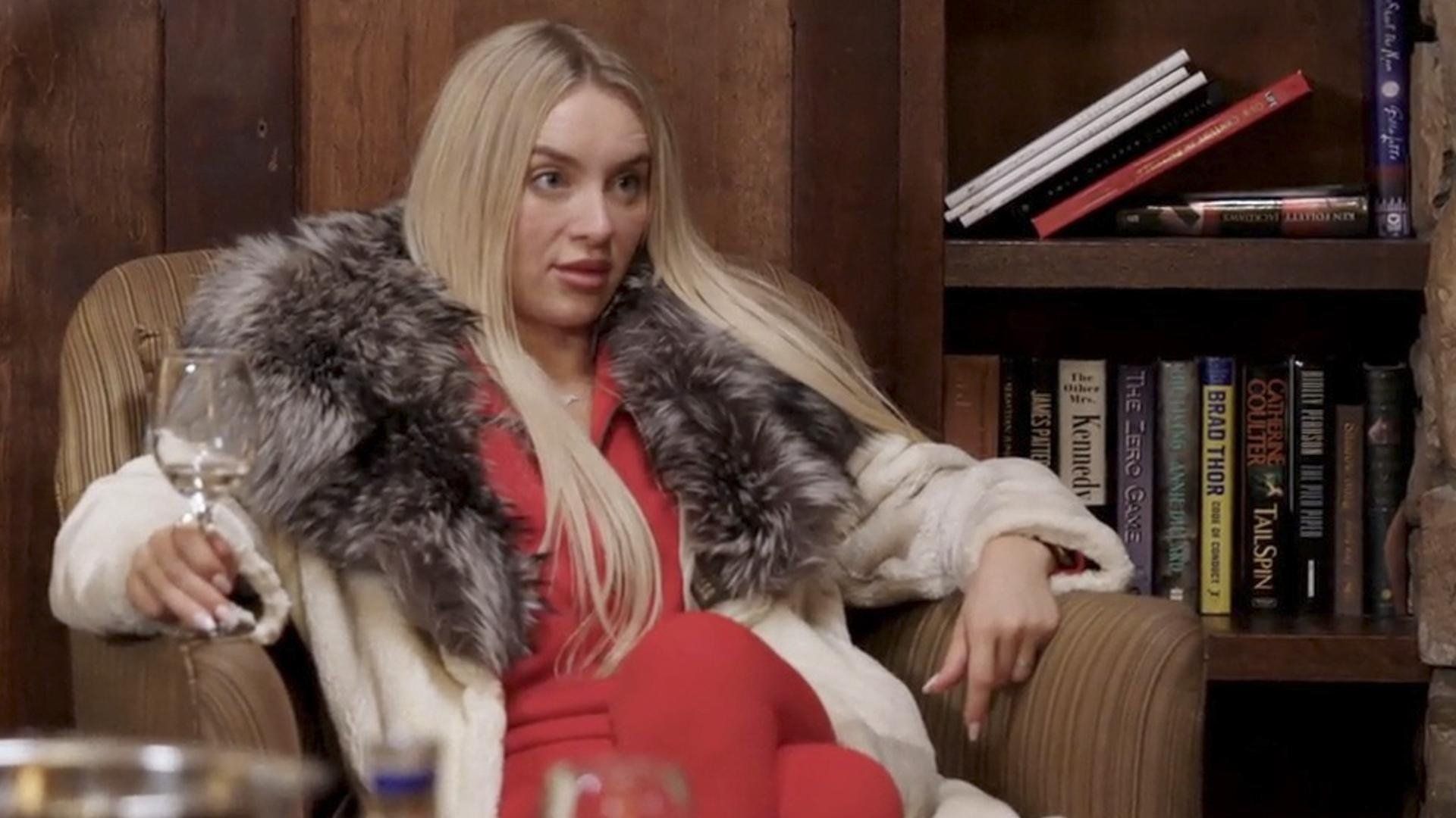 90 Day Fiancé: Happily Ever After? background