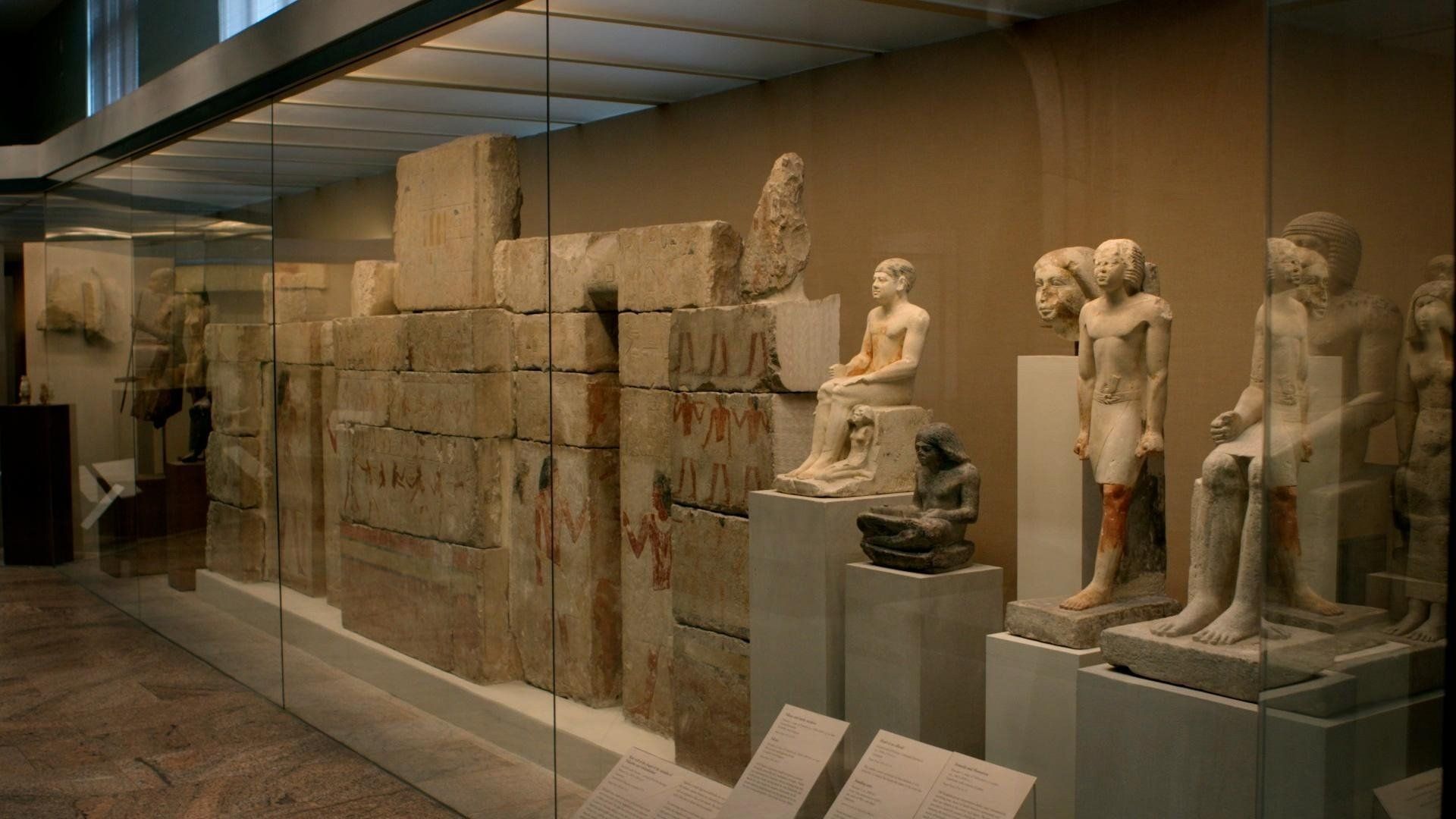 Inside the Met background