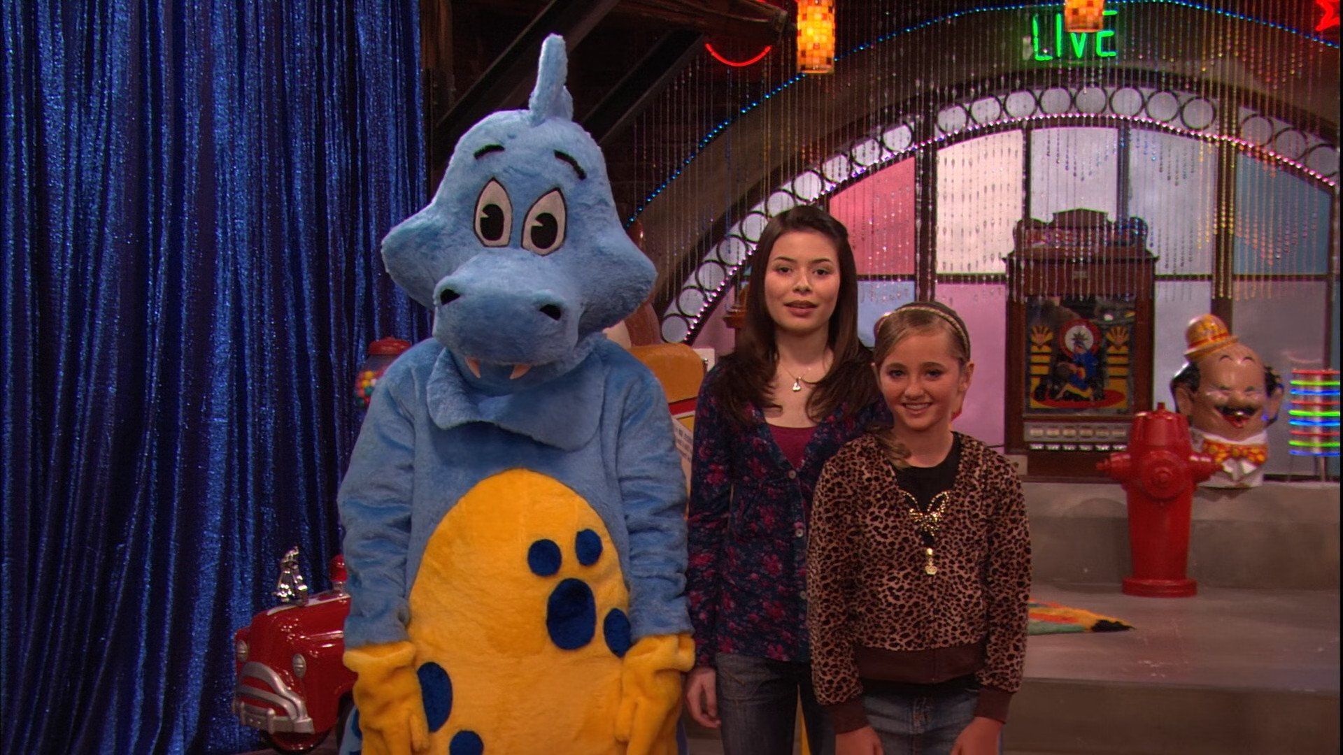 iCarly background