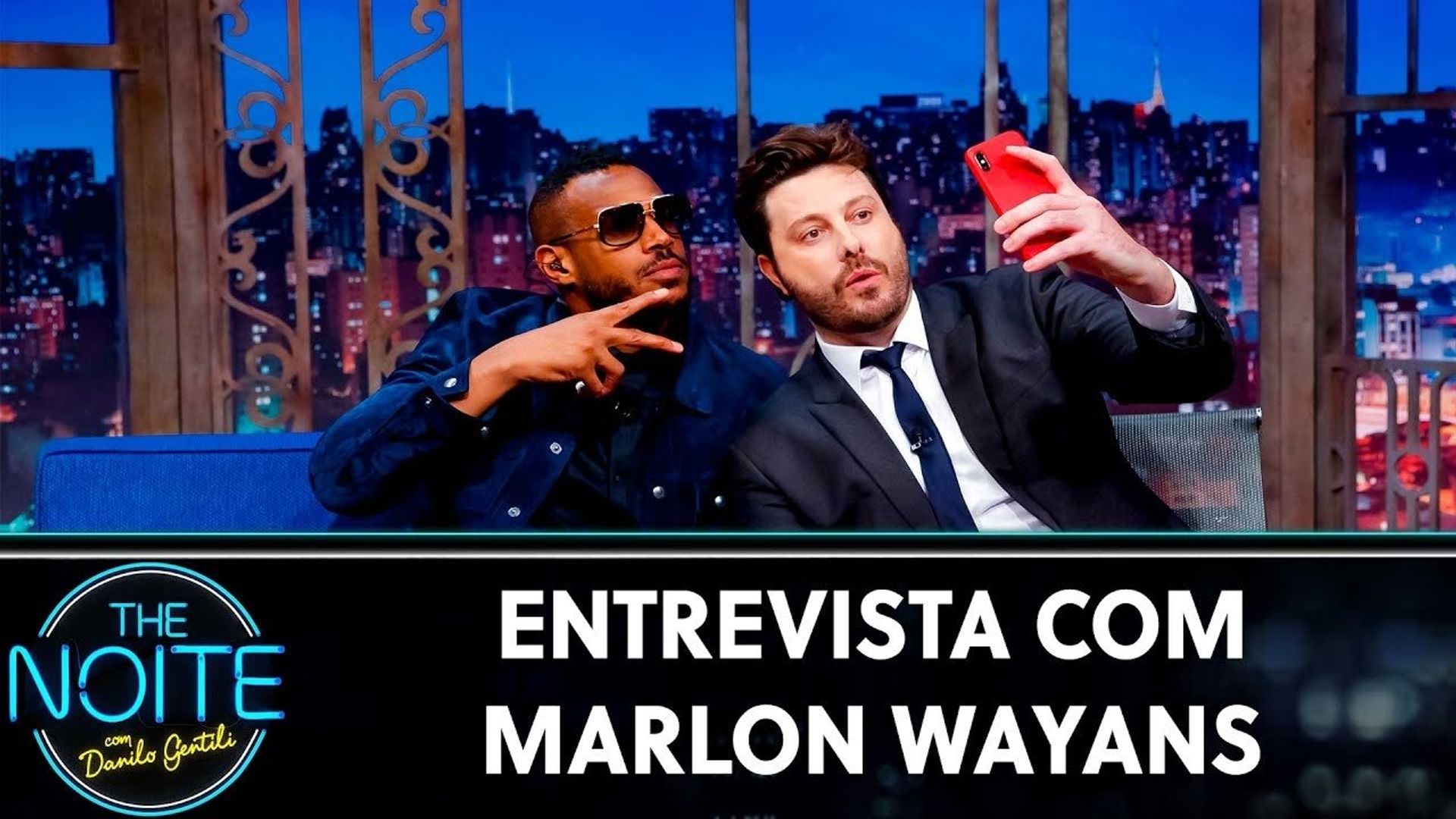 The Noite com Danilo Gentili background