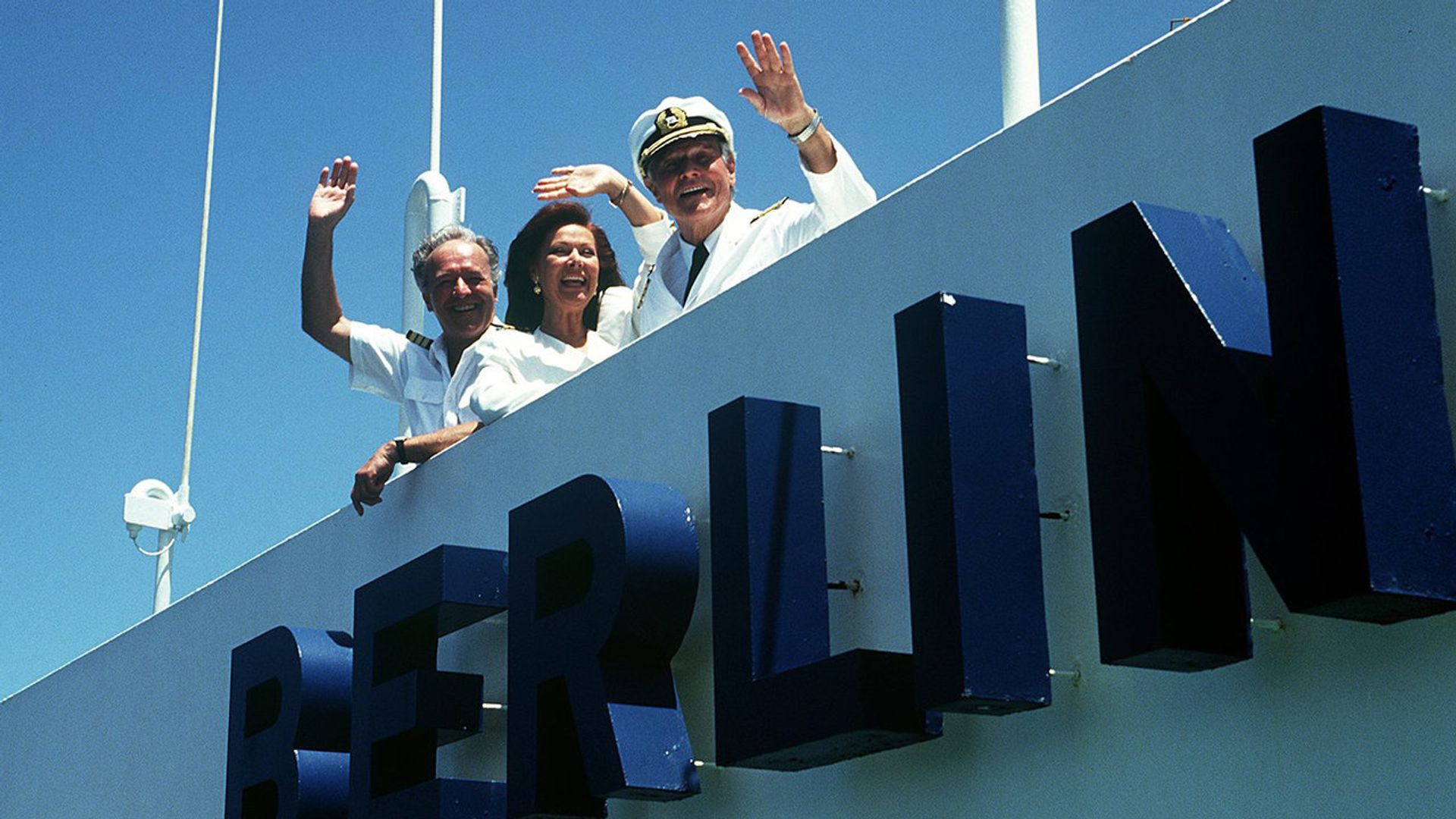 Das Traumschiff background