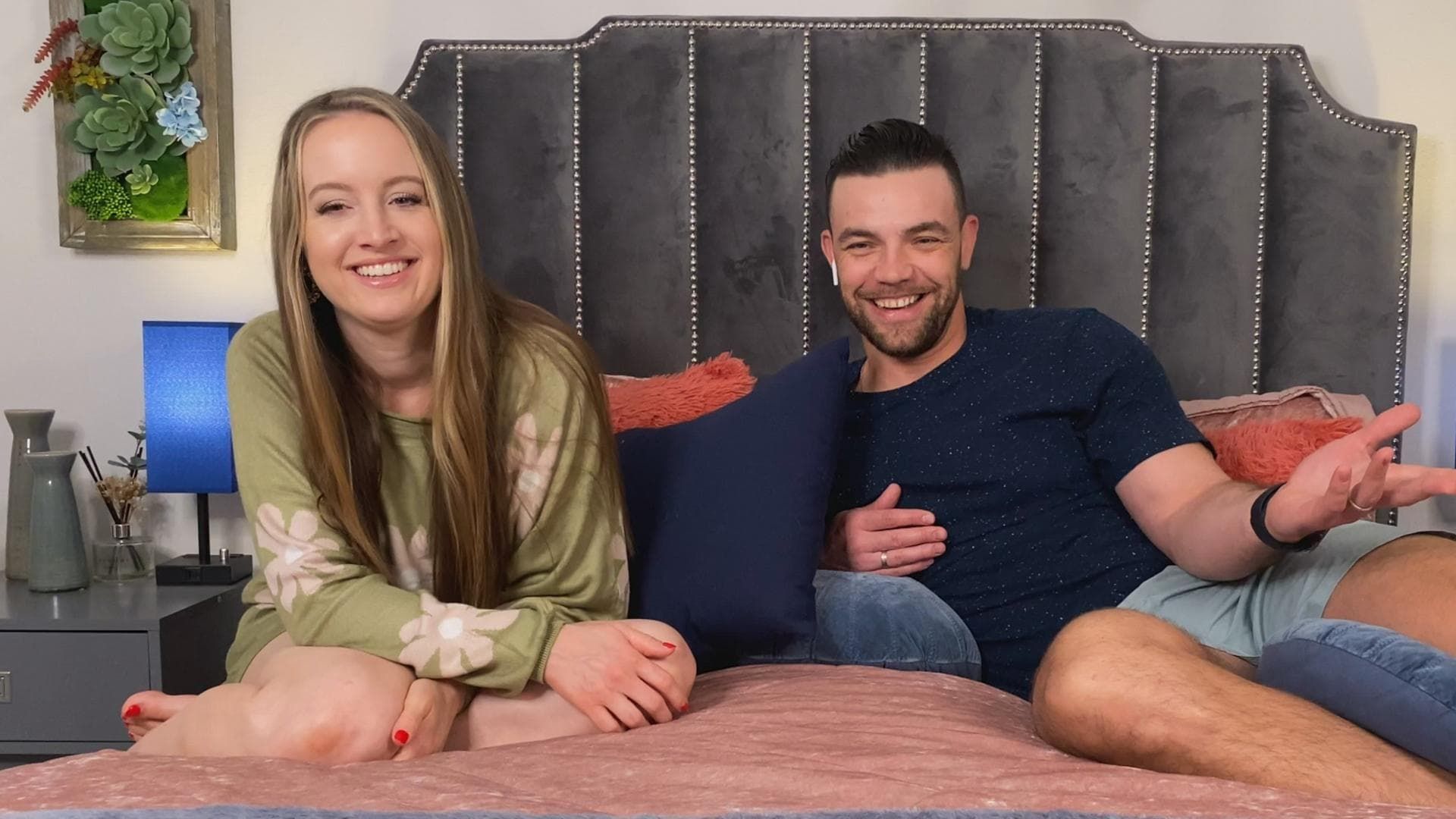 90 Day Fiancé: Pillow Talk background