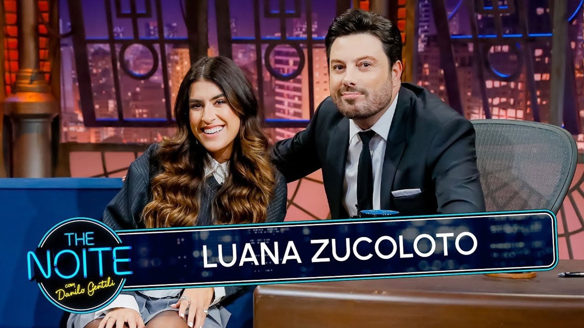 The Noite com Danilo Gentili background