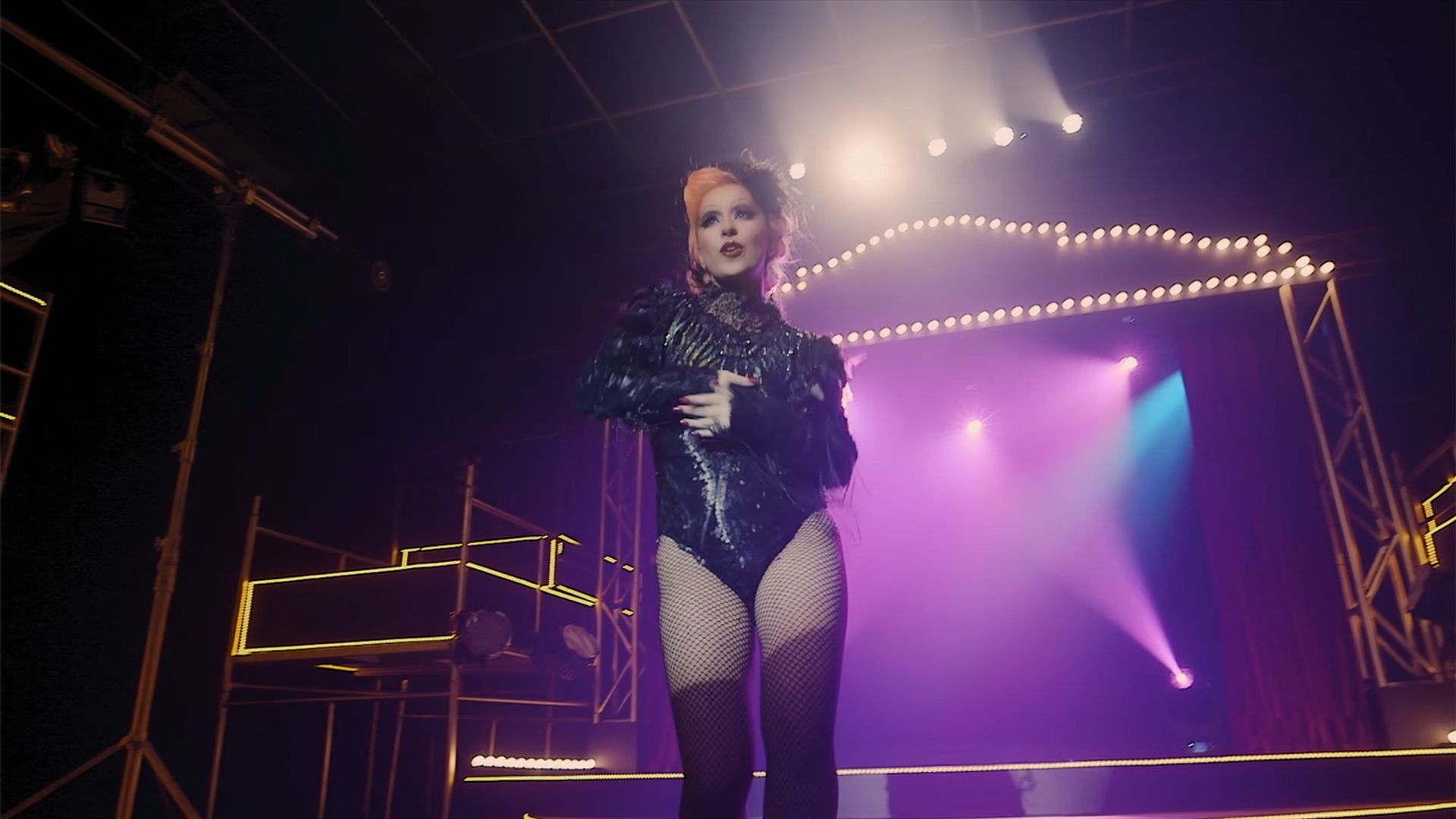 Drag Me as a Queen background