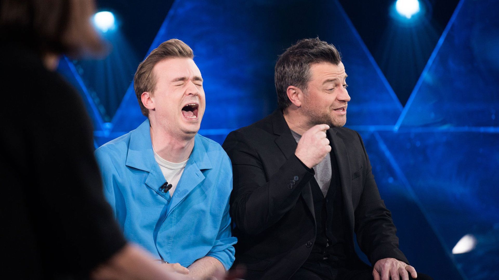 La Semaine des 4 Julie background