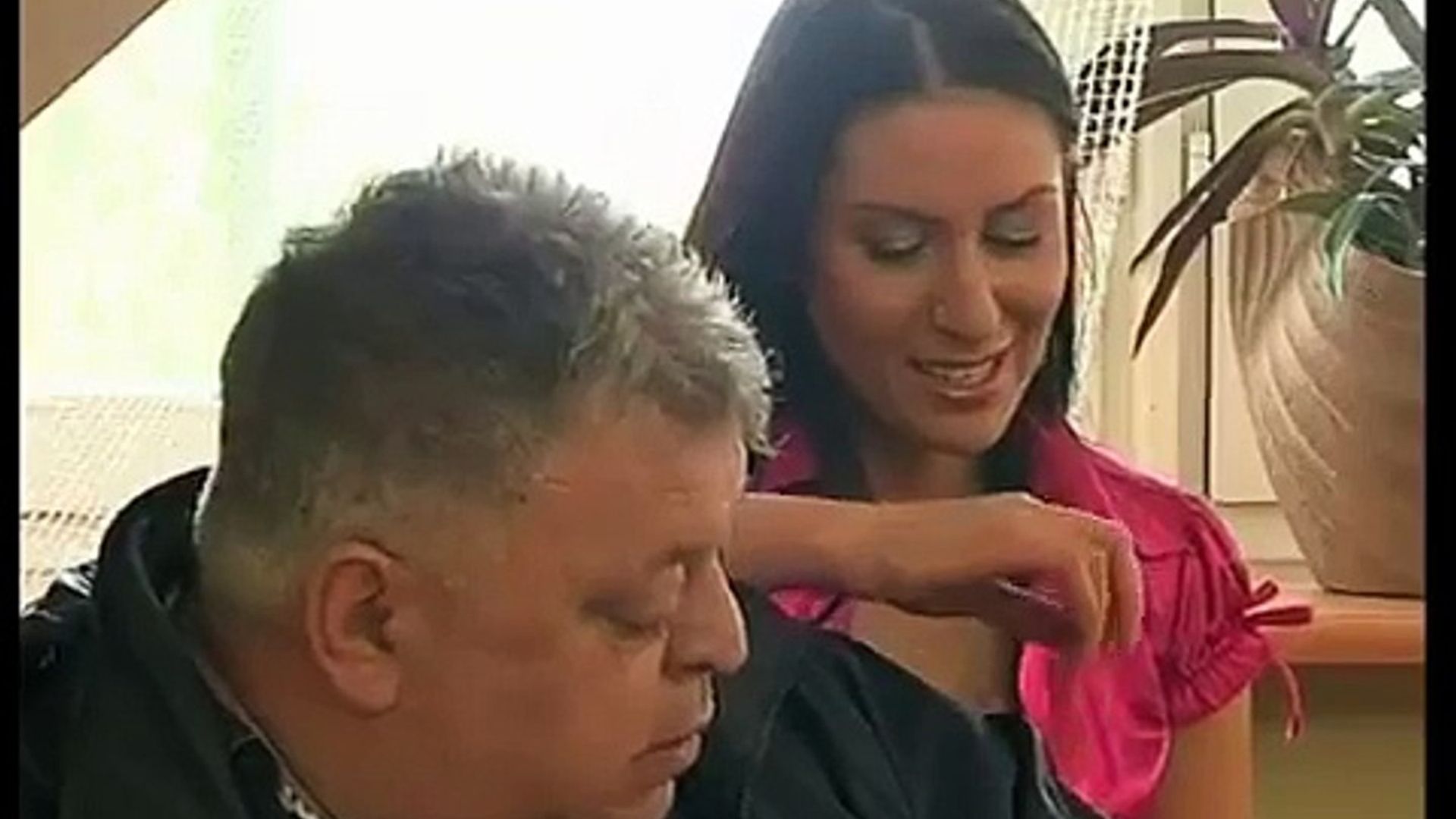 Women lie better background