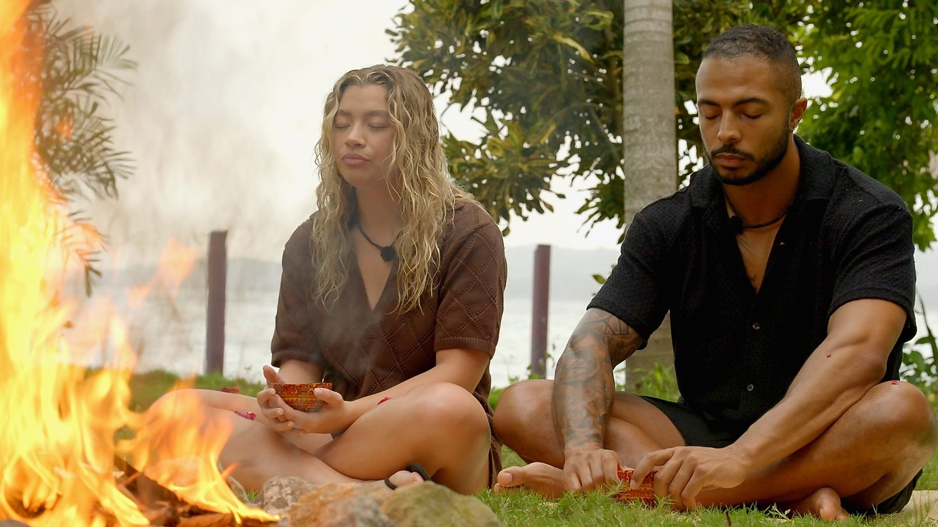 Celebrity Race Across the World background