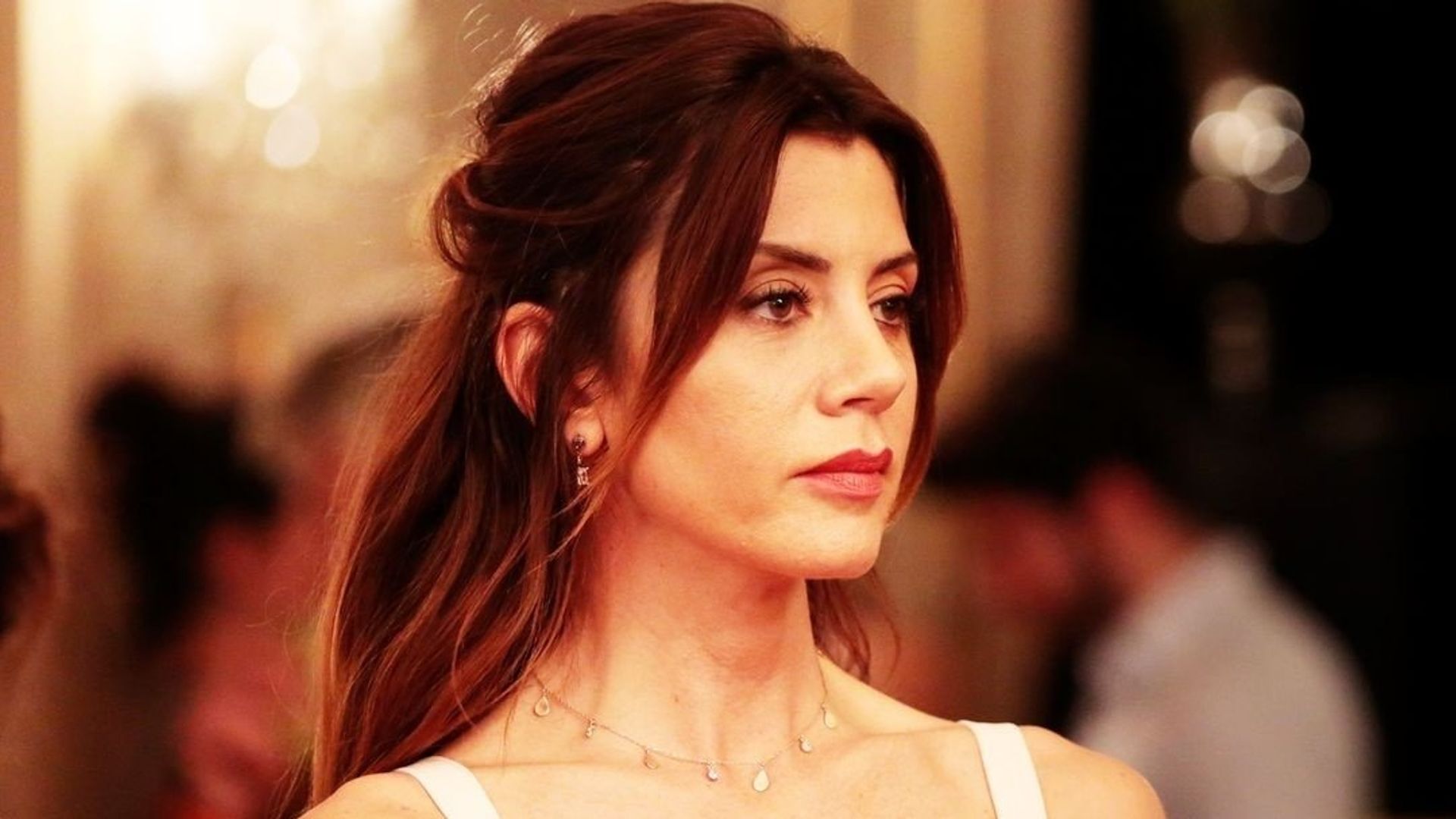 Ufak Tefek Cinayetler background