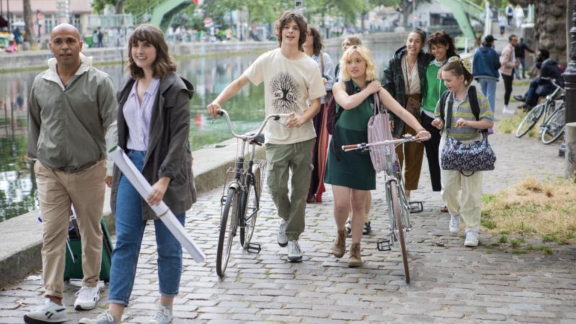 Week-end Family background