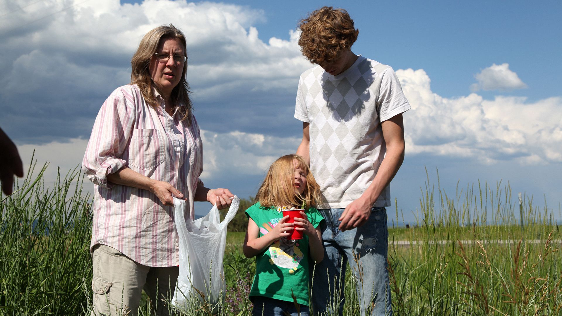 Extreme Cheapskates background