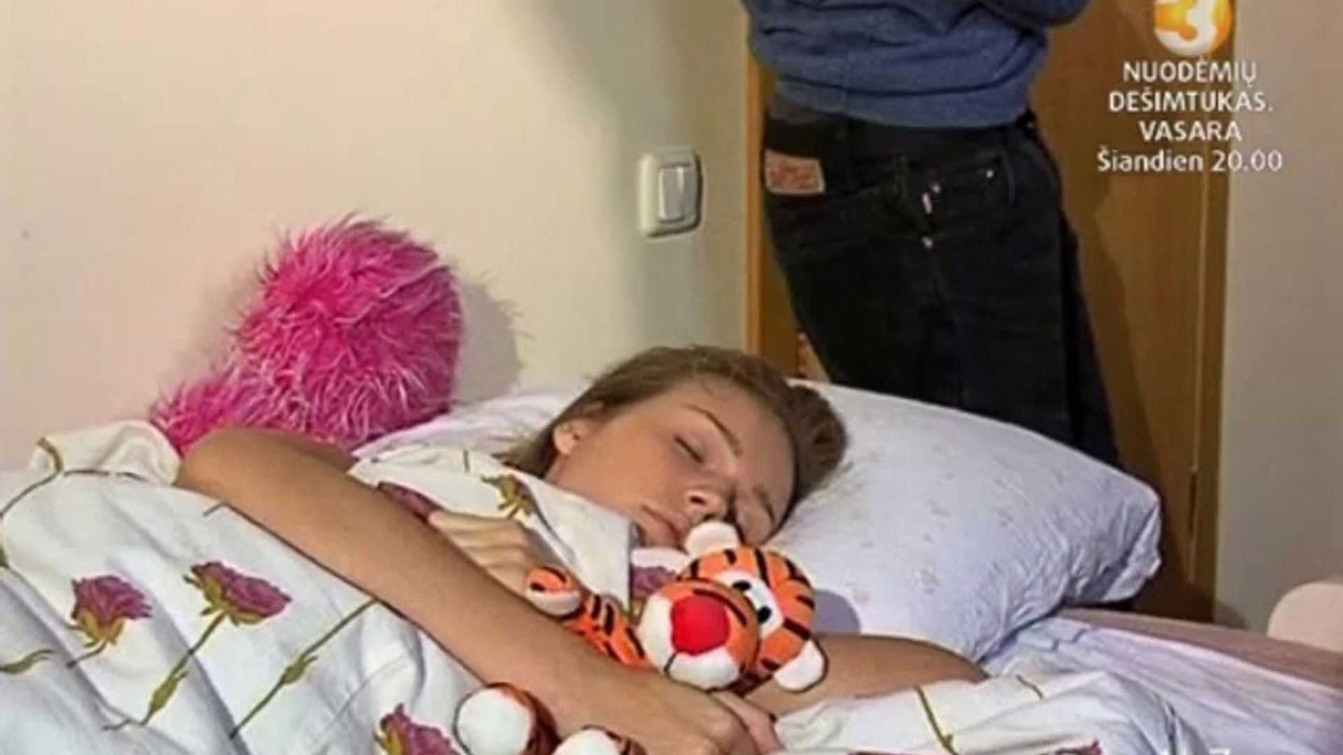 Women lie better background