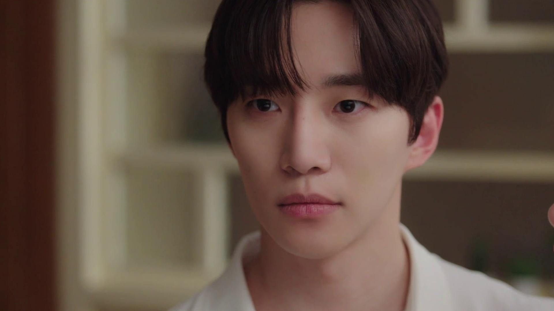 King the Land background