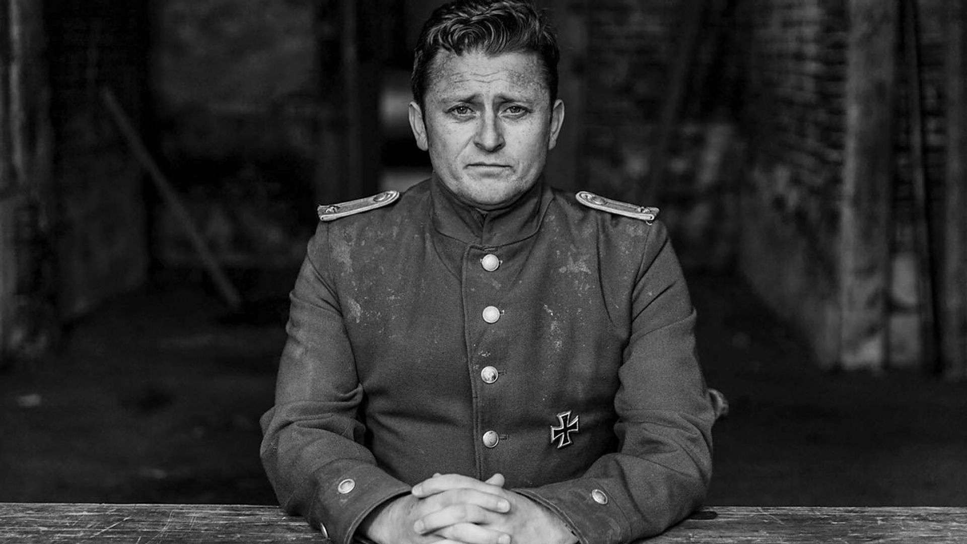 The Somme 1916: From Both Sides of the Wire background