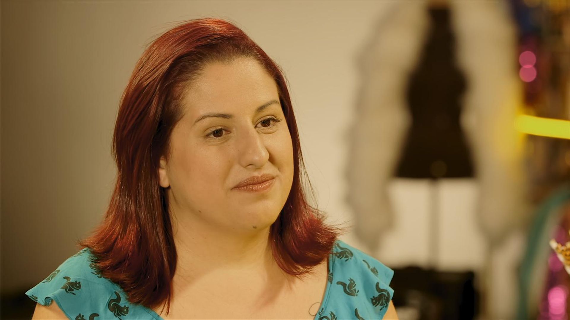 Drag Me as a Queen background