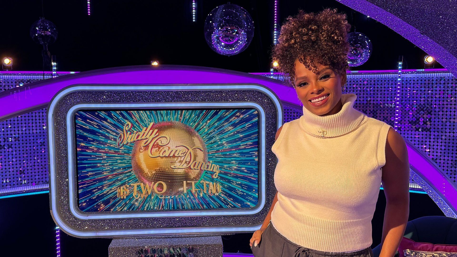 Strictly Come Dancing: It Takes Two background