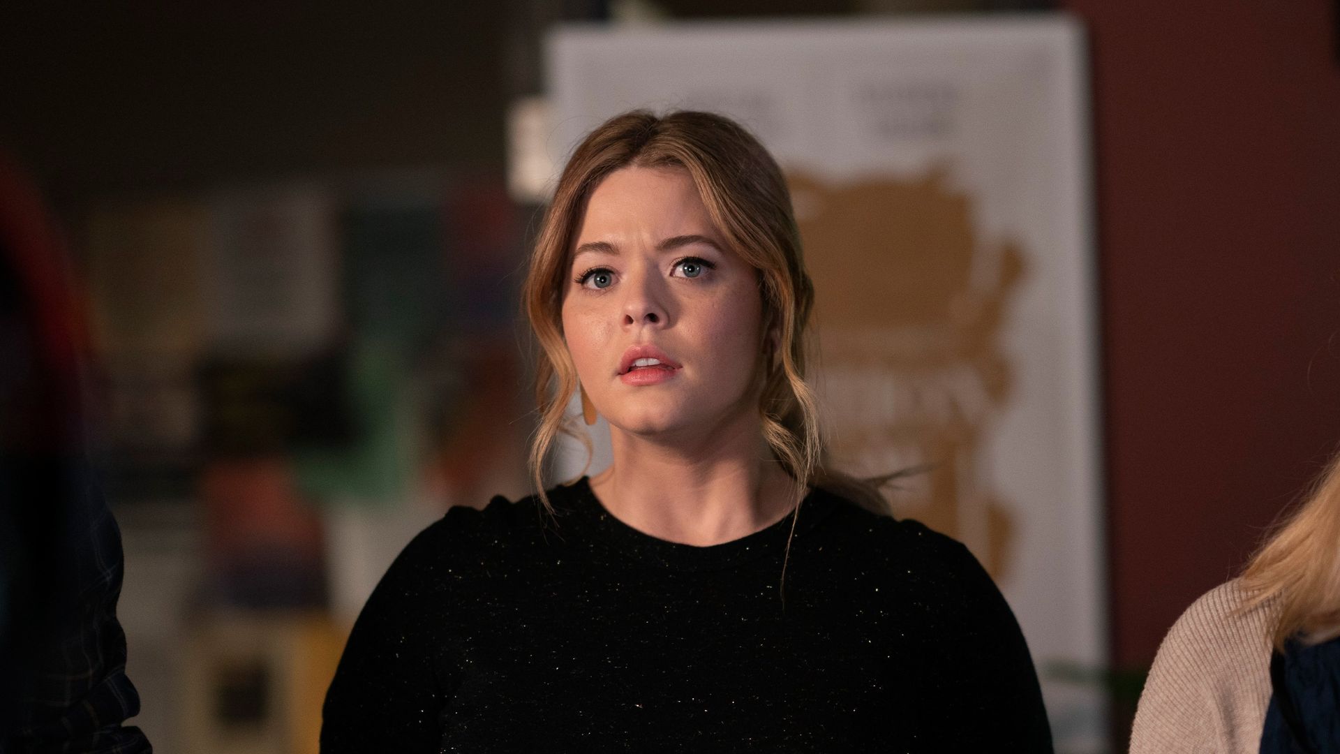 Pretty Little Liars: The Perfectionists background