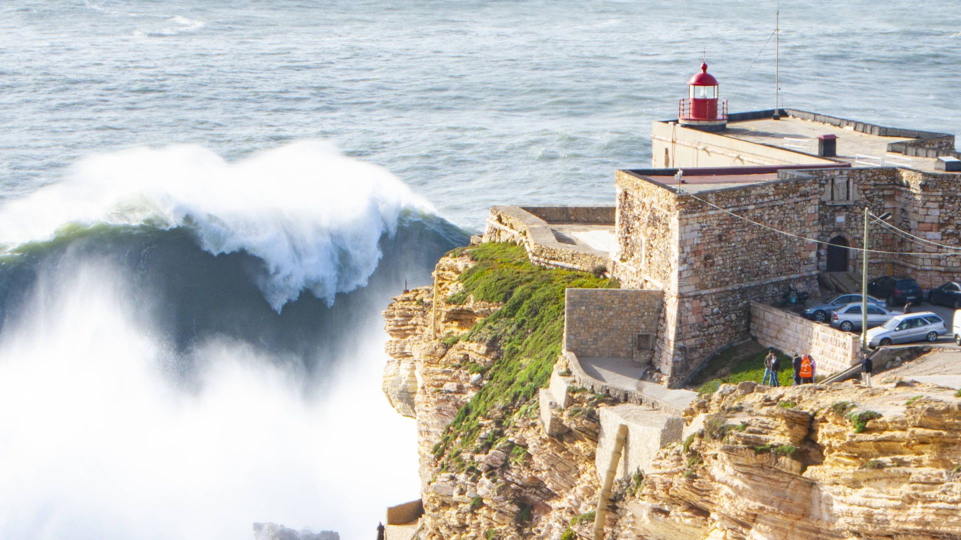 100 Foot Wave background