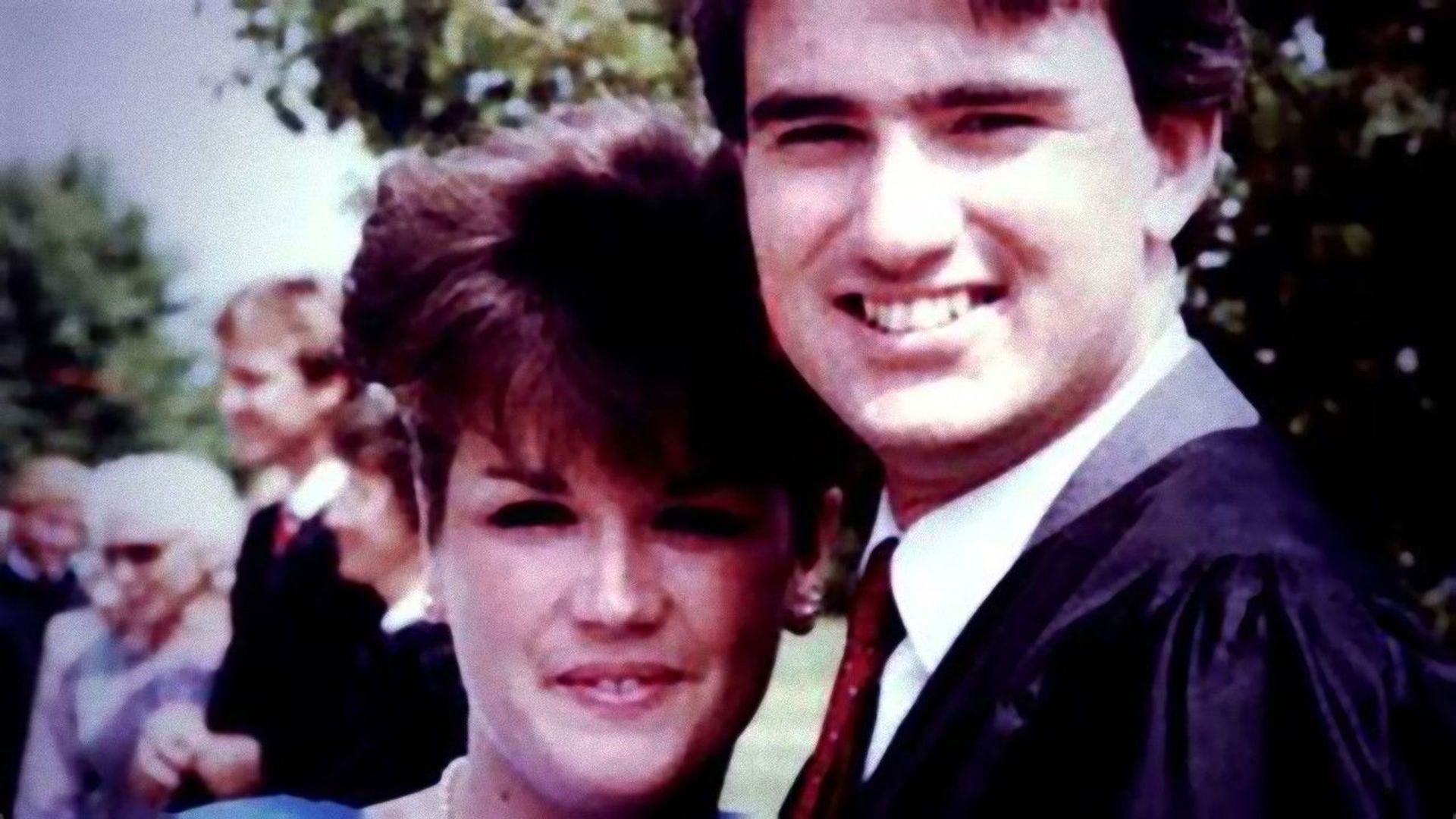 Snapped: Killer Couples background