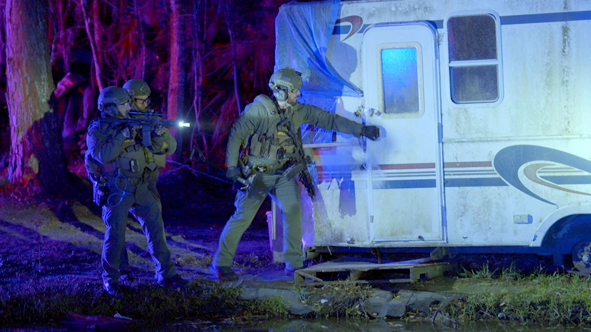 Police 24/7 background