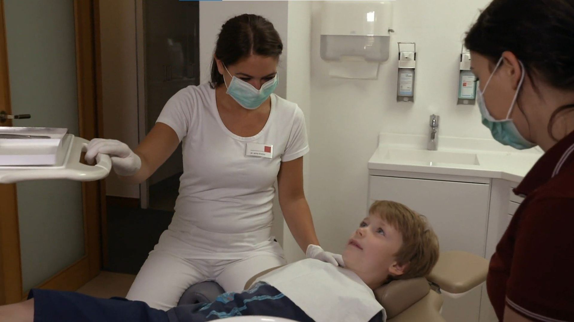 Die Sendung mit dem Elefanten background