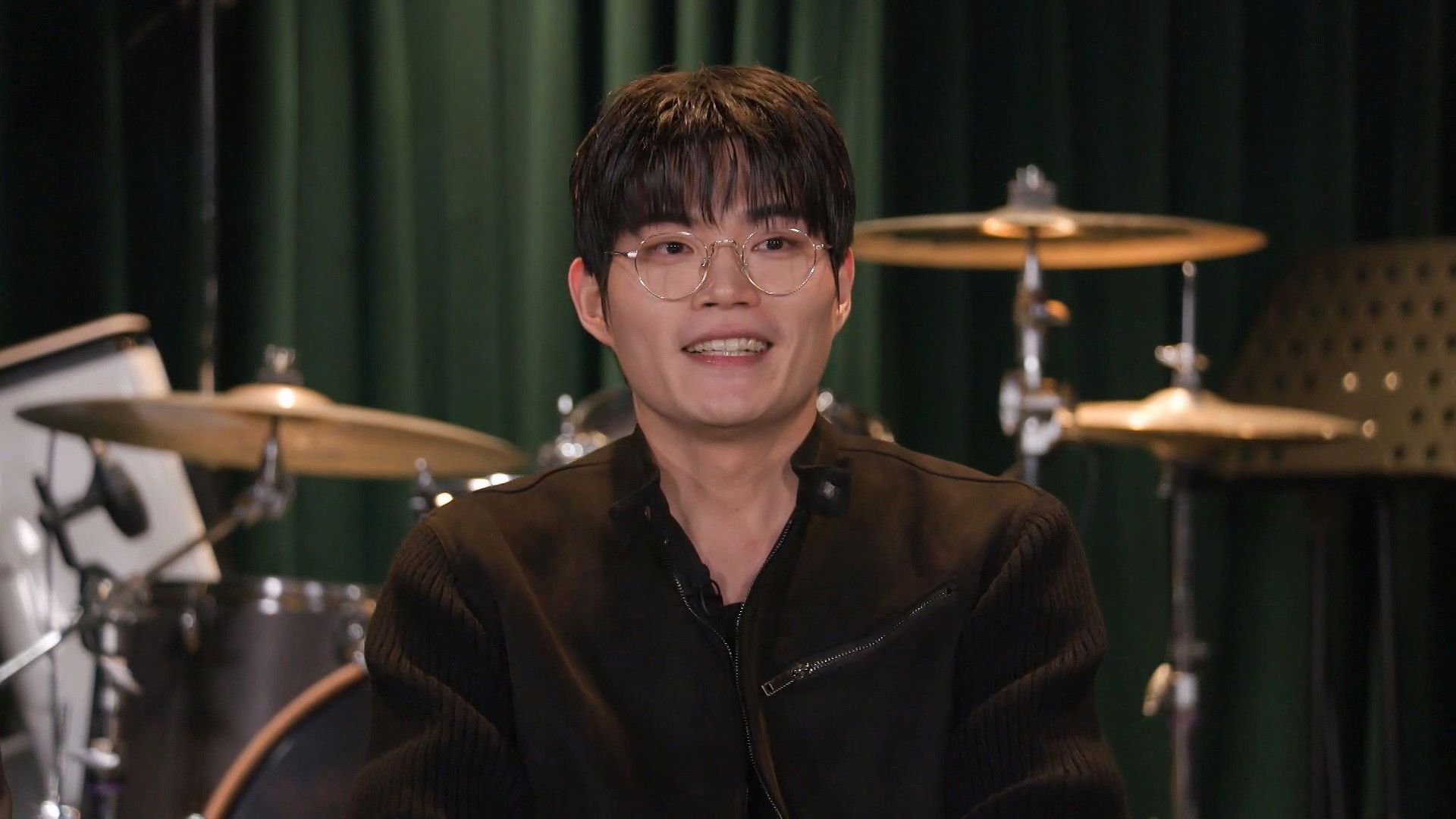 You Quiz on the Block background